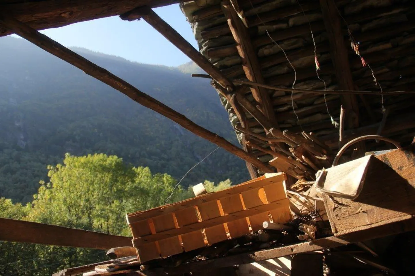 Grande rustico/casa con posteggi e terreno - Foto 13 di 16