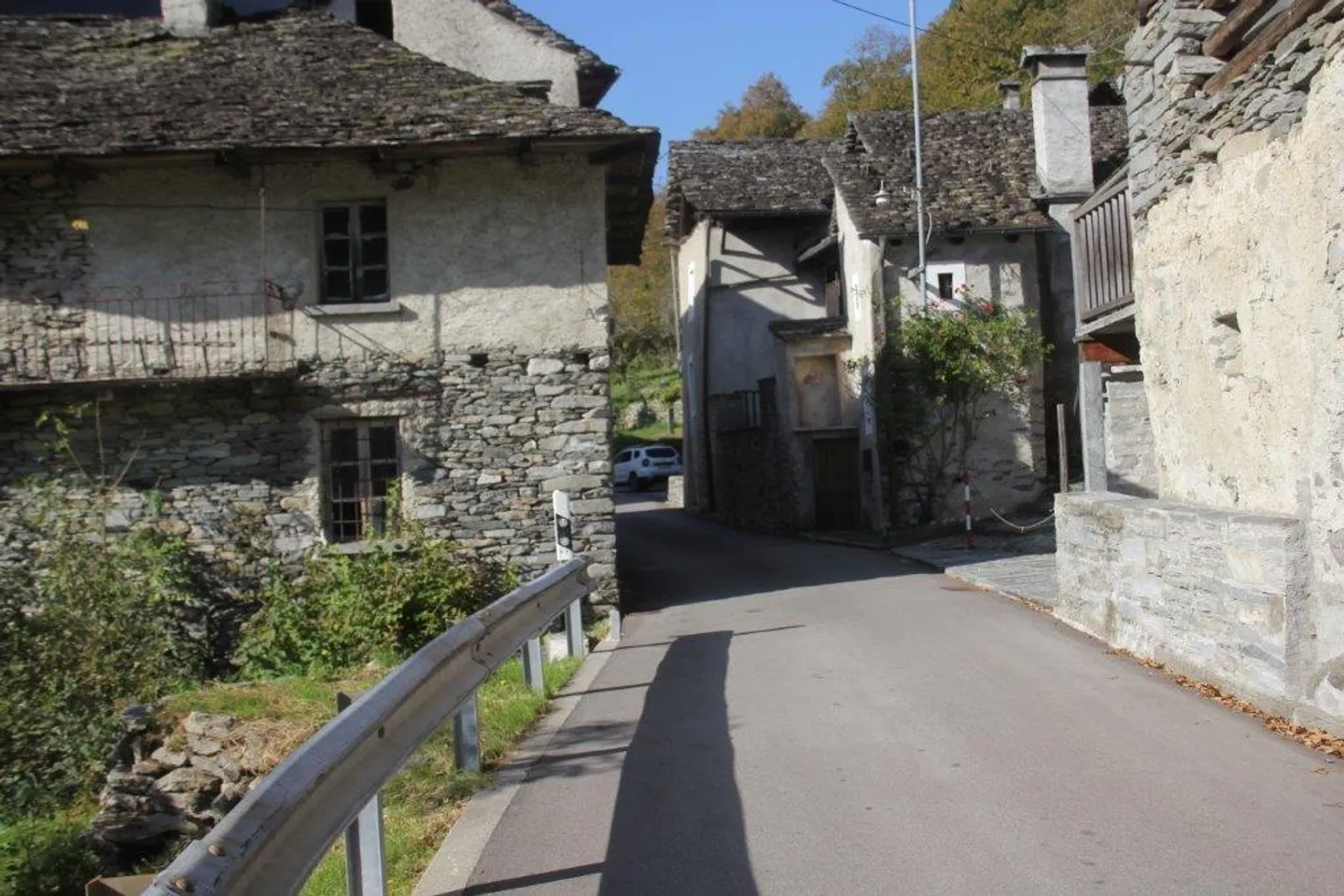 Grande rustico/casa con posteggi e terreno - Foto 15 di 16