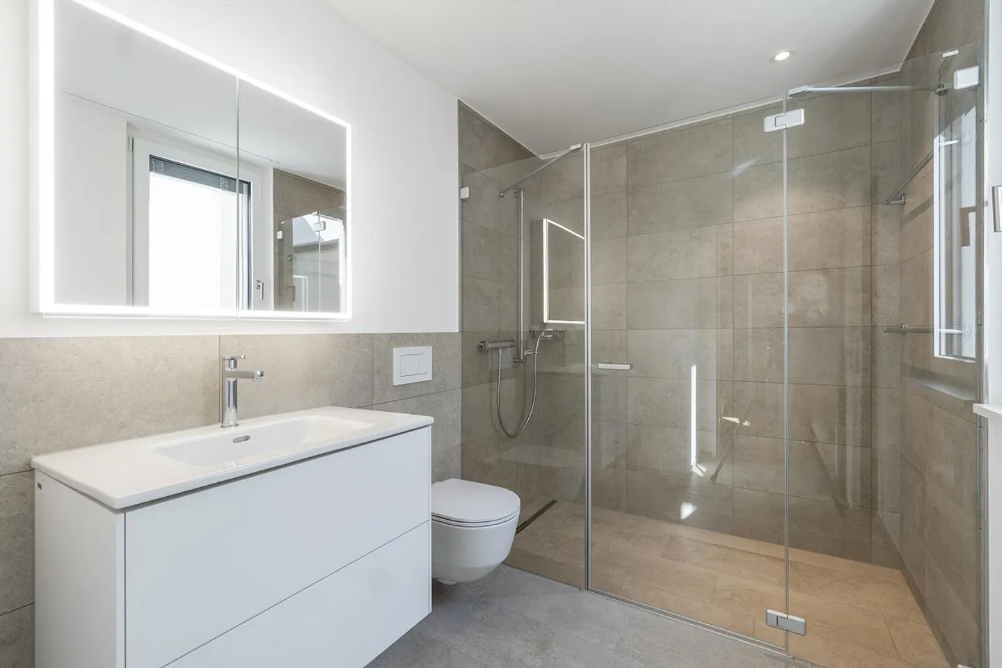 Modern Townhouse in Widacher - Photo 6 of 13