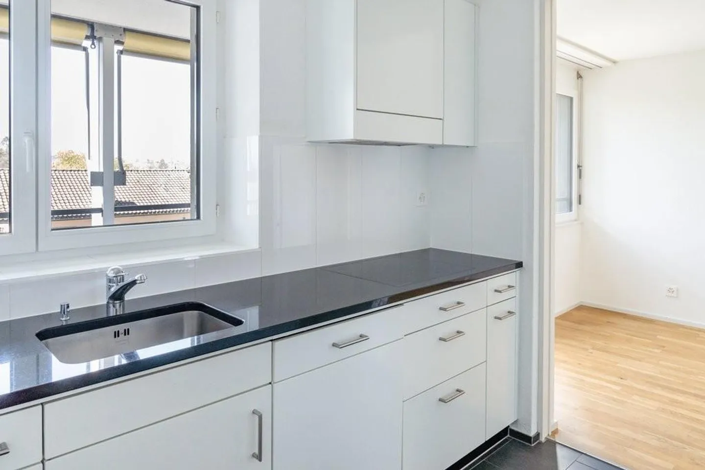 Goditi la vita direttamente sul lago con una vista mozzafiato - Foto 3 di 7