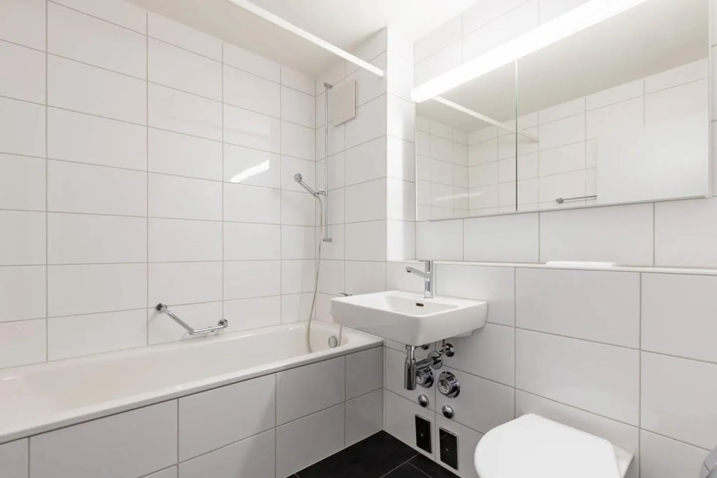 Goditi la vita direttamente sul lago con una vista mozzafiato - Foto 4 di 7