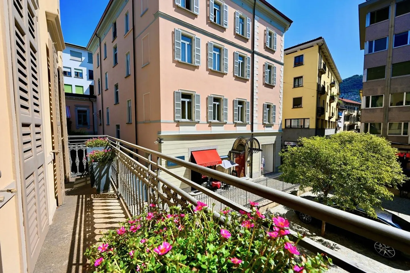Elegant Noble Apartment for Sale in the Heart of Lugano - Photo 6 of 20
