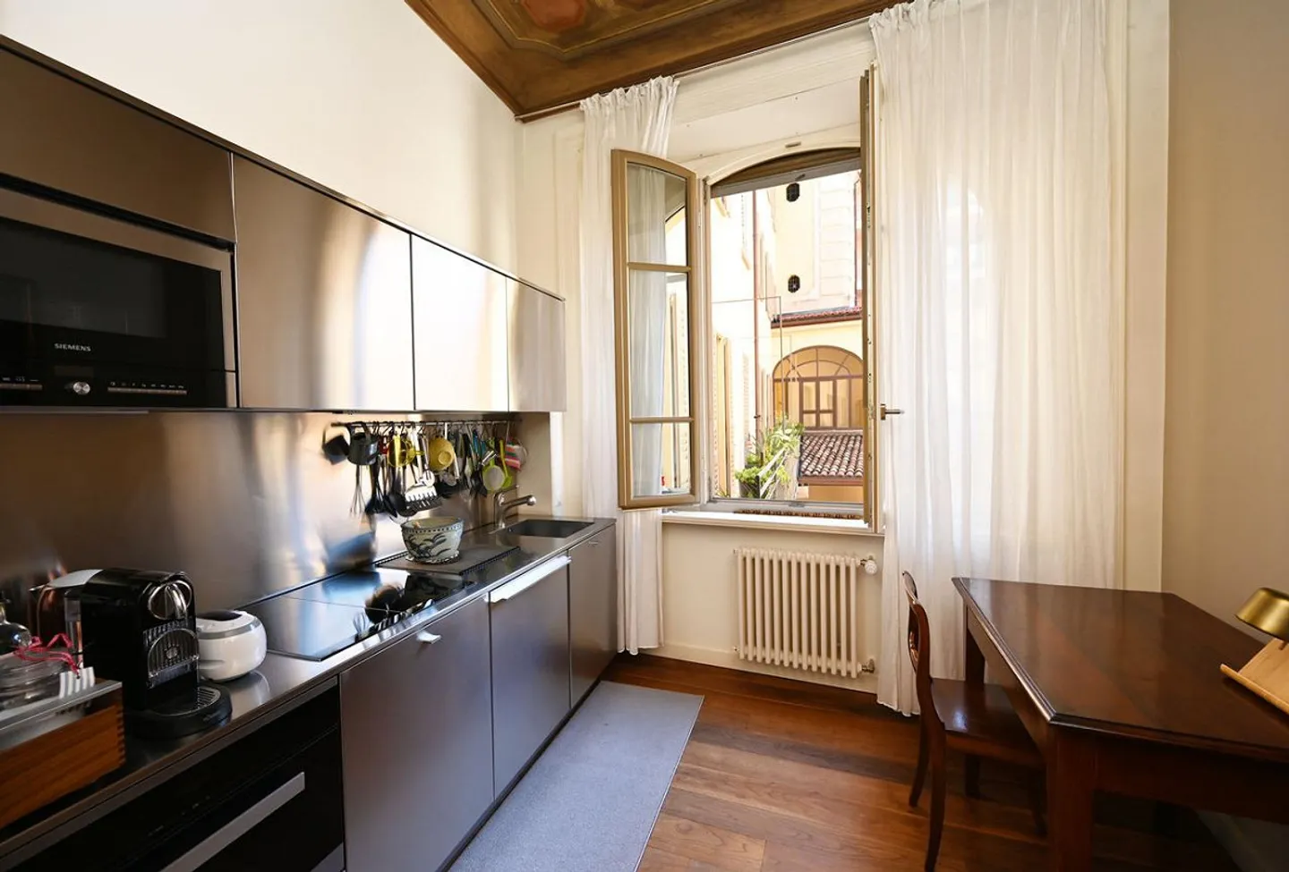 Elegant Noble Apartment for Sale in the Heart of Lugano - Photo 7 of 20