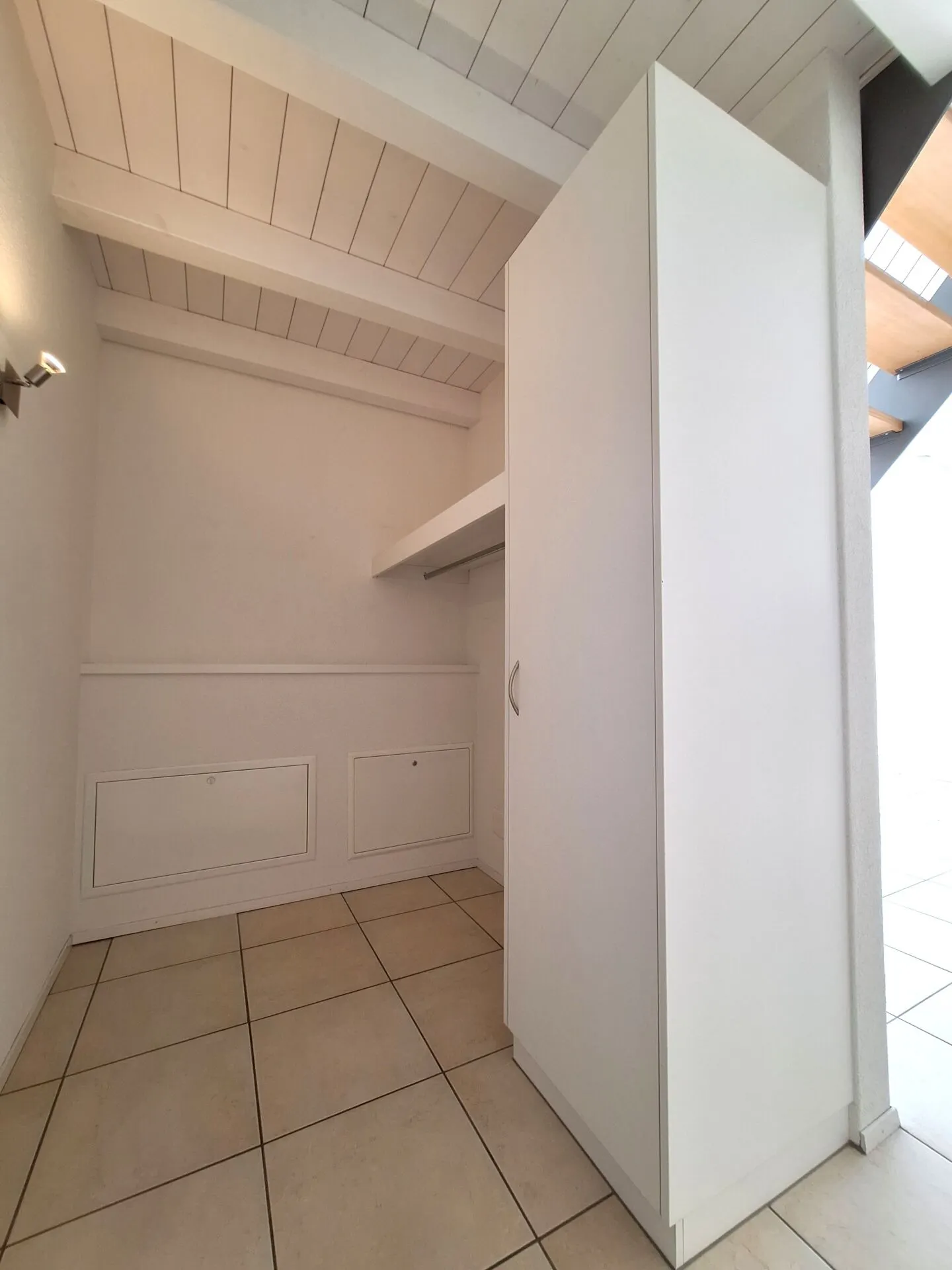Vous cherchez un appartement de galerie de 3,5 pièces ? Jetez un œil ! - Photo 6 sur 9