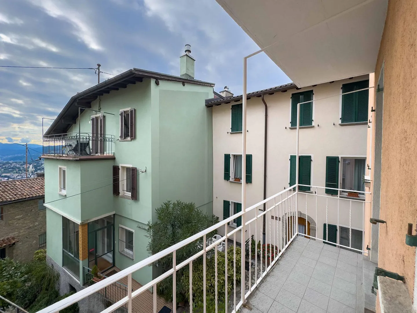 Appartamento con mobili ad Aldesago nel centro città - Foto 6 di 11