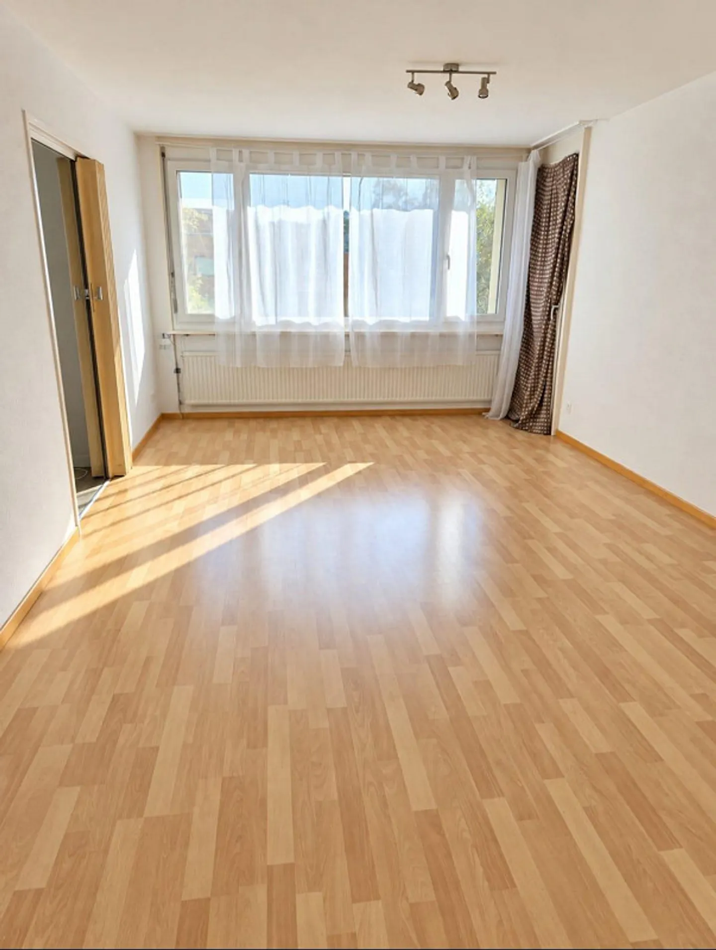 Helle 2,5 Zimmer Wohnung - Foto 2 von 7