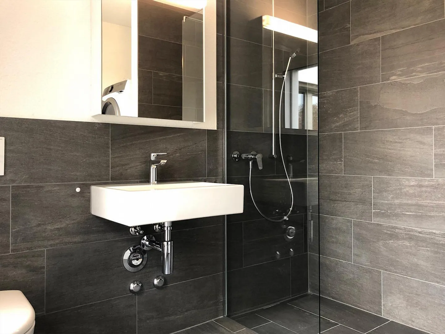 Beautiful 4.5 Room Apartment in Neftenbach - Photo 8 of 9