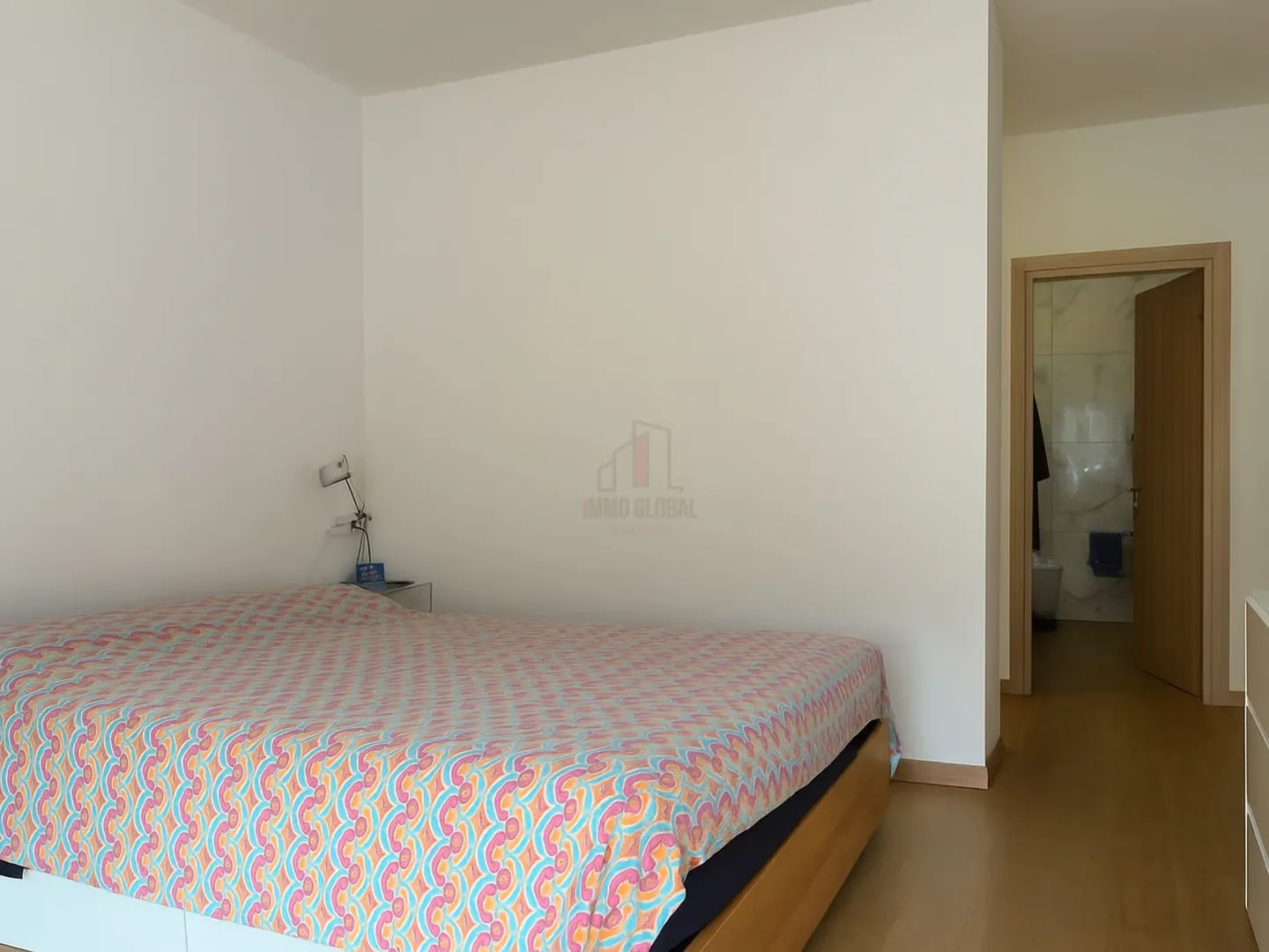 Comfortable apartment with partial lake view - Photo 8 of 13