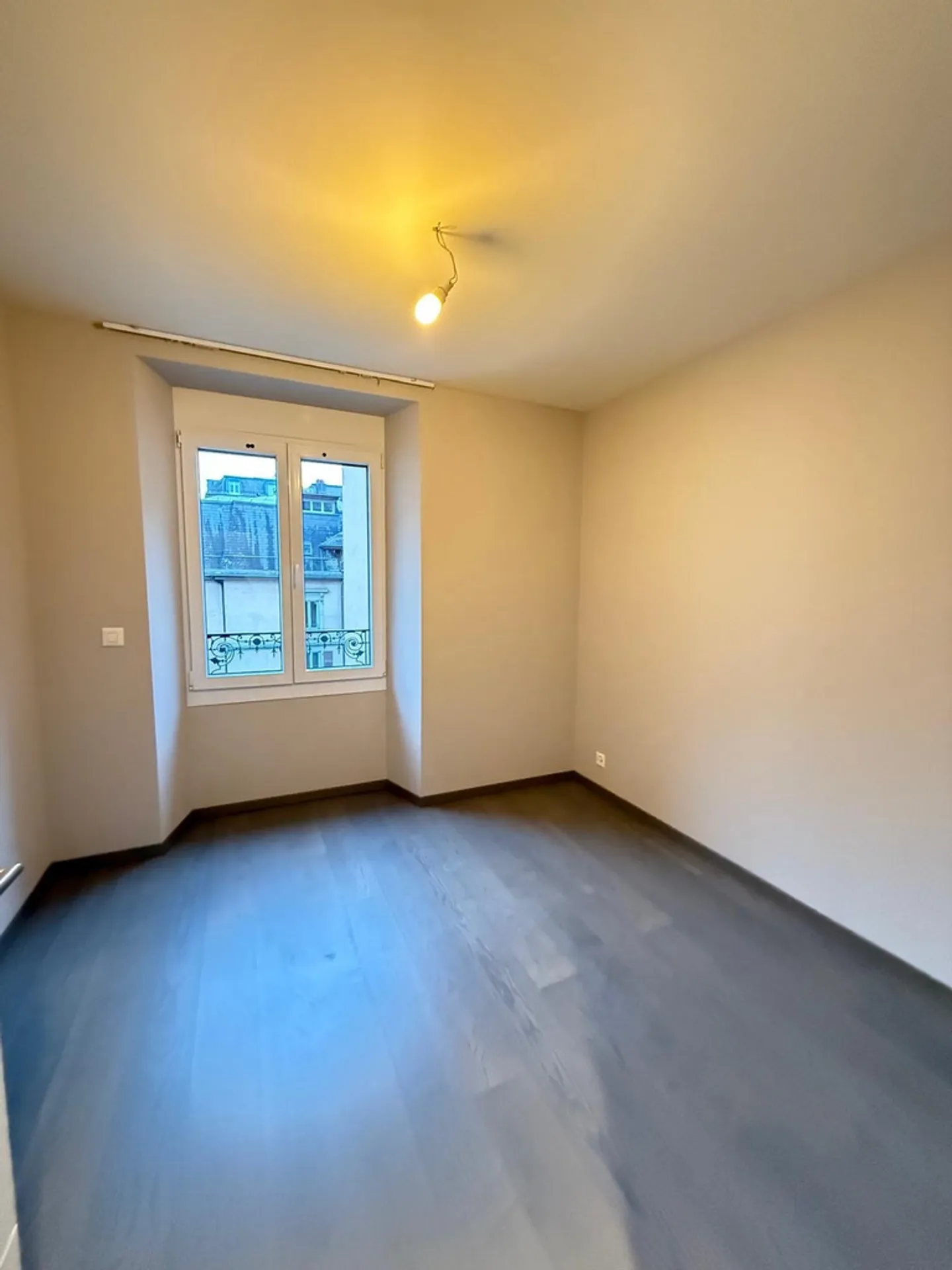 2.5 Room Apartment - Photo 2 of 6