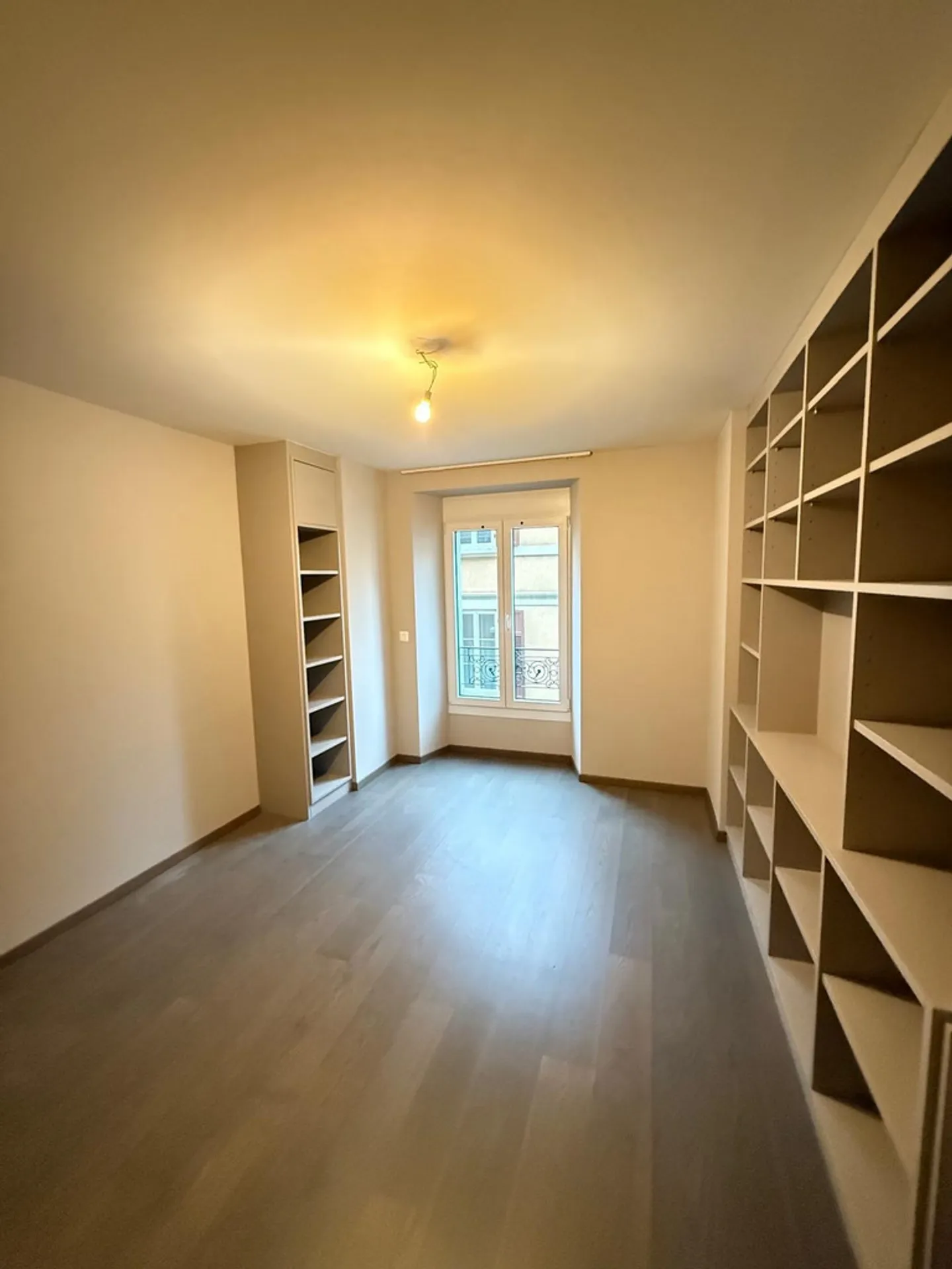 2.5 Room Apartment - Photo 3 of 6