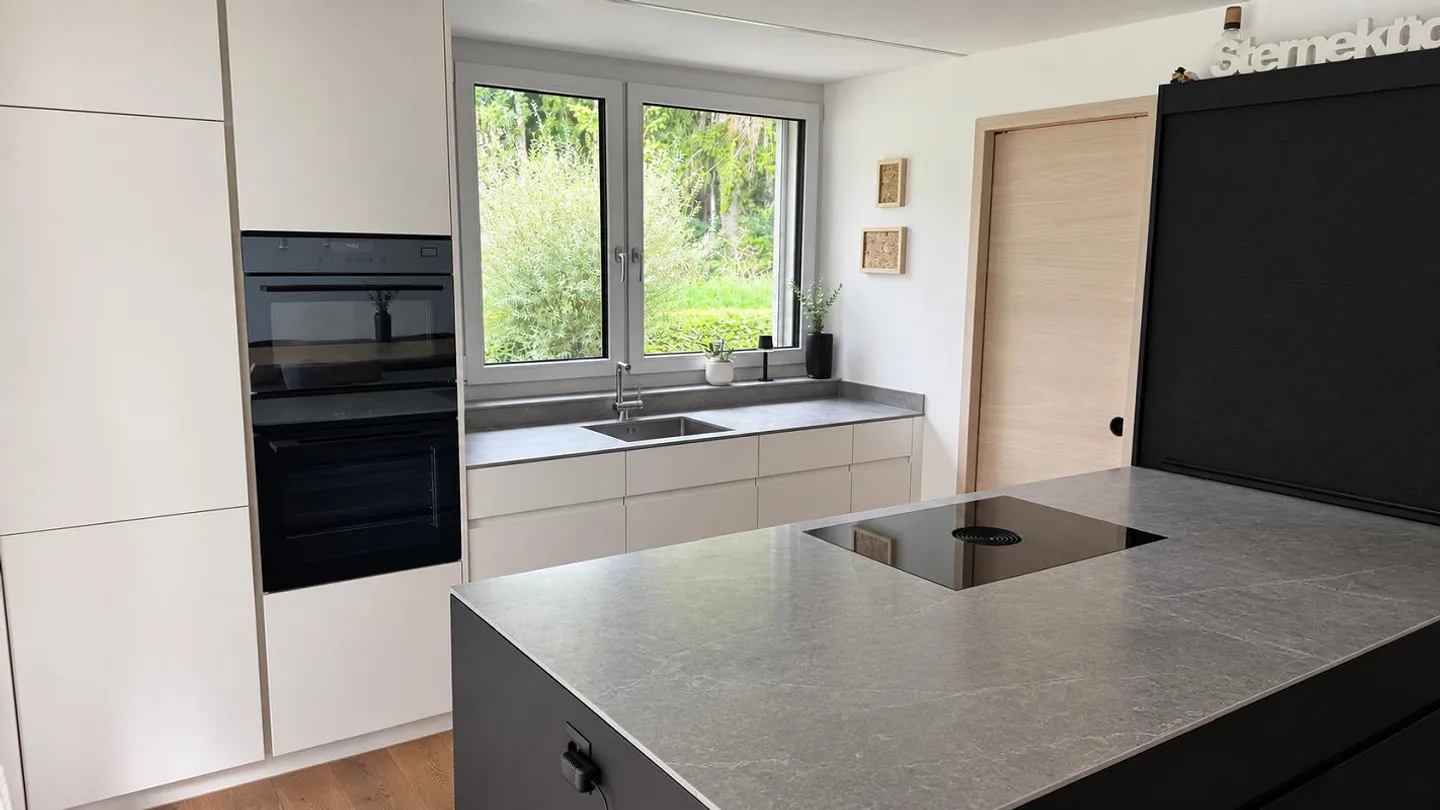 Bright and spacious 4.5-room apartment with terrace in Engelburg - Photo 3 of 11