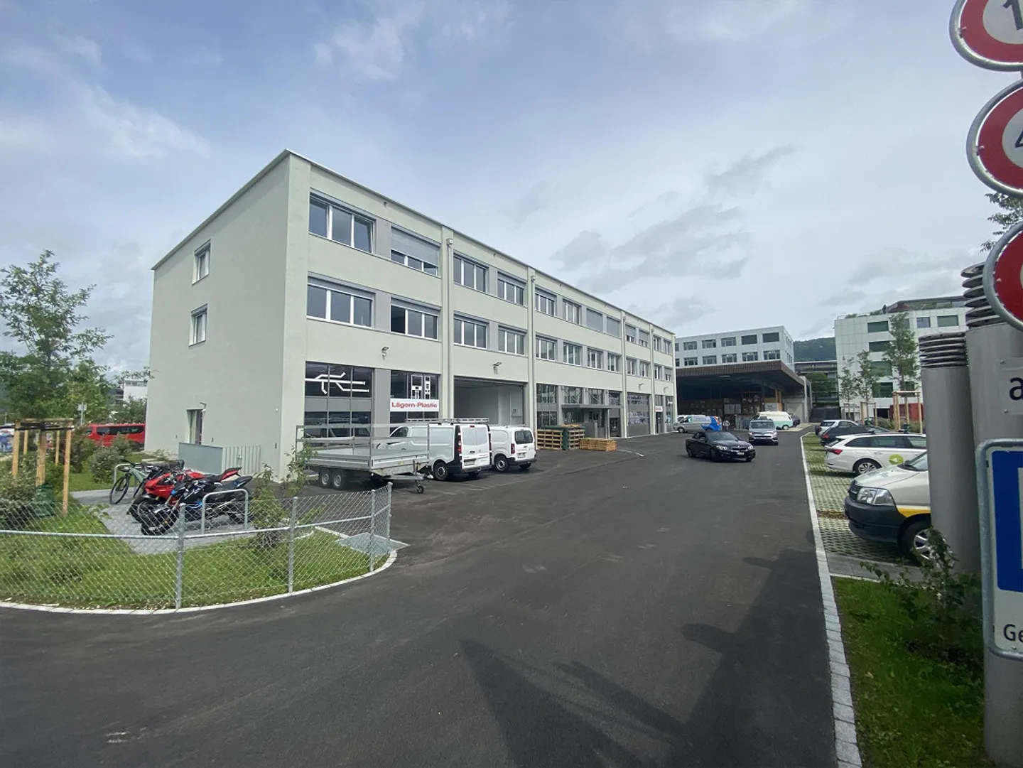 Praxis/Büro/Kanzlei/Notariat, eigenes WC [Opt Dusche/Umkleide] - Foto 1 von 8