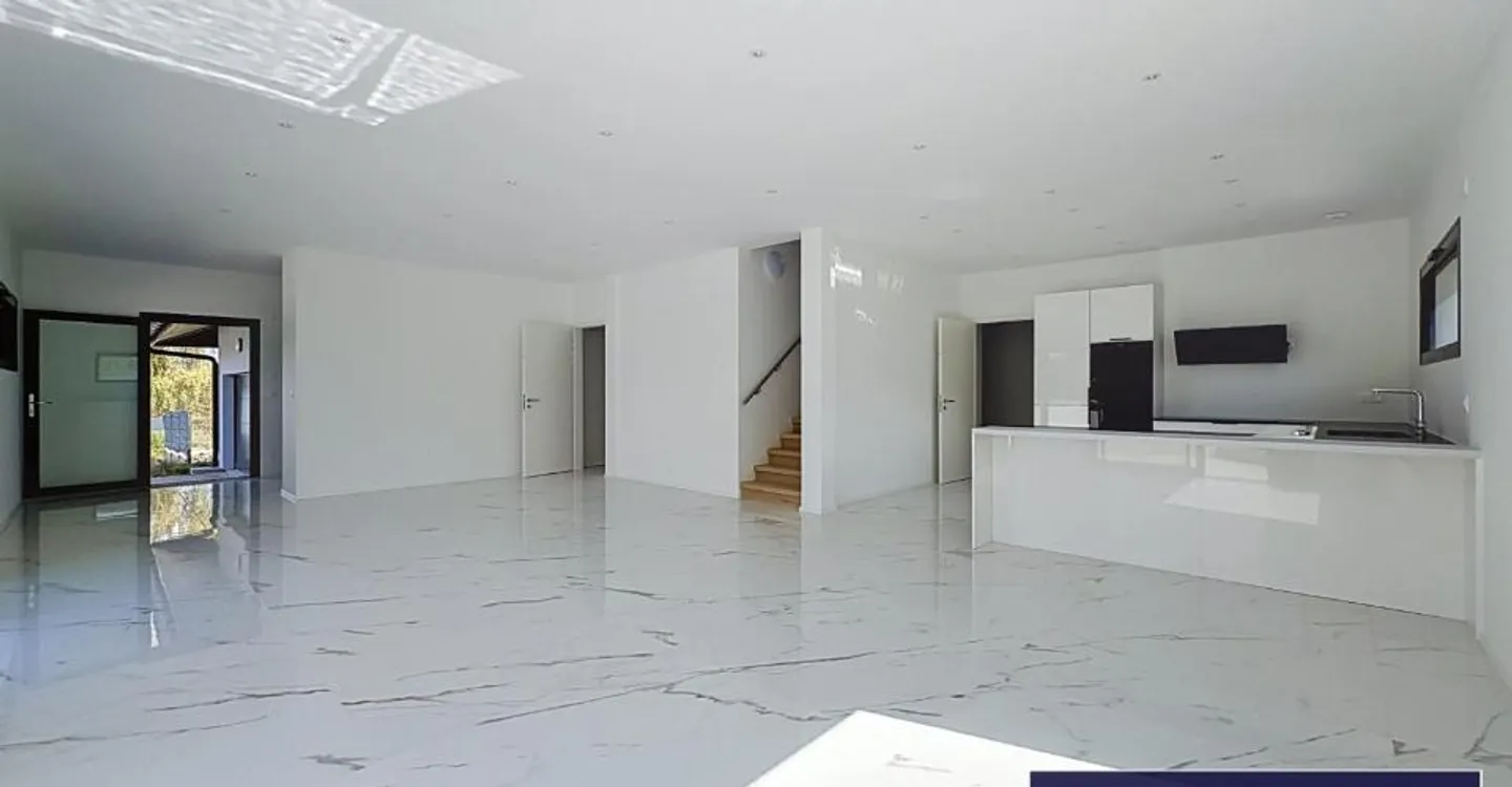 Casa con vista lago e campanile a Nernier (Francia) - Foto 4 di 13