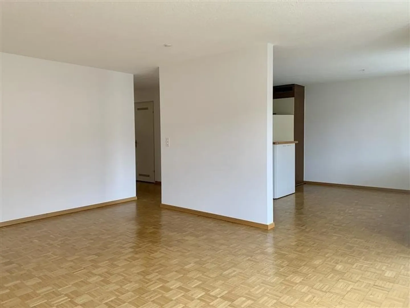 Appartement lumineux 3.5 pièces avec balcon - Photo 3 sur 8