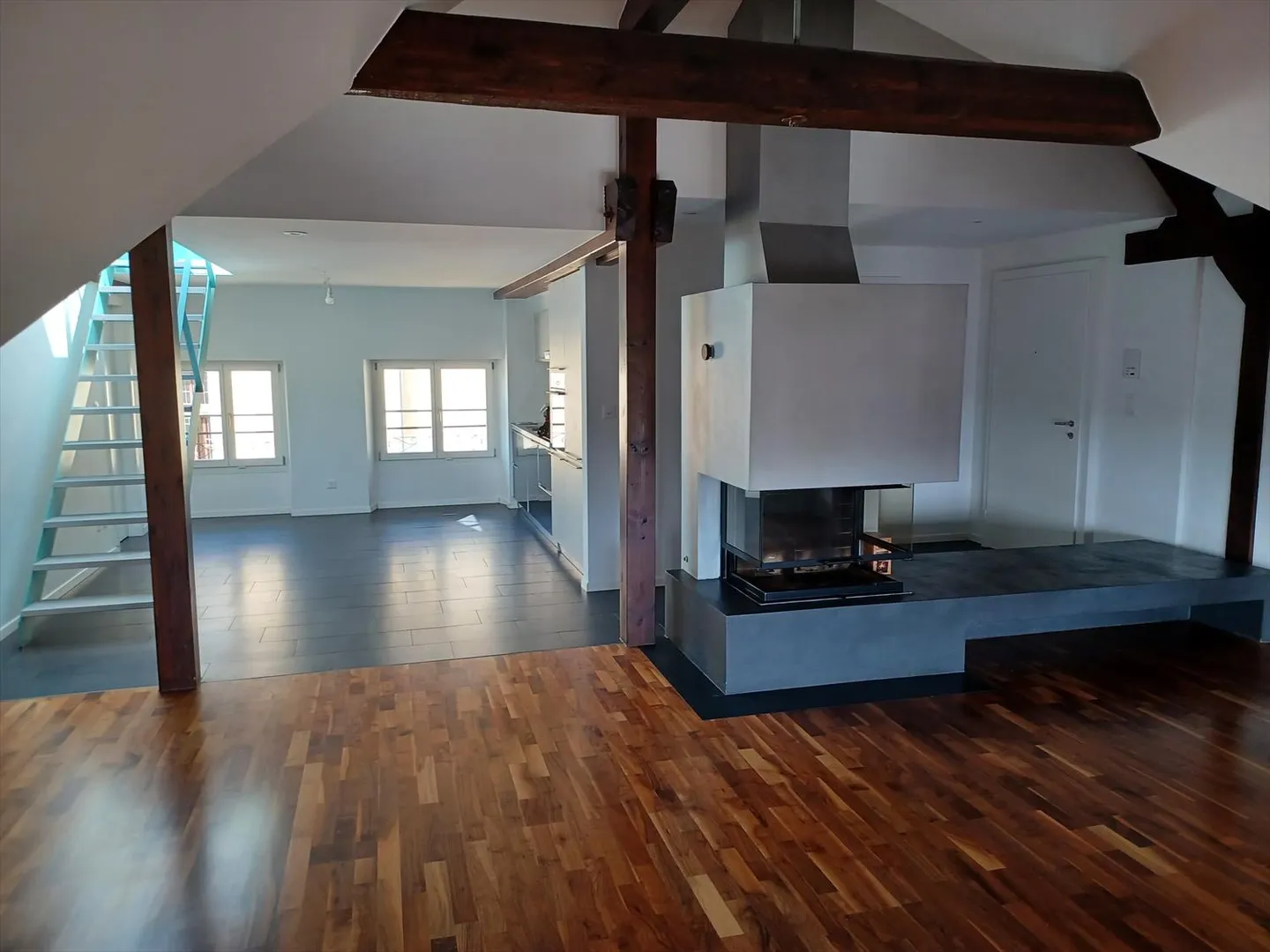 Appartamento con charme, con terrazza e vista sul lago - Foto 1 di 7