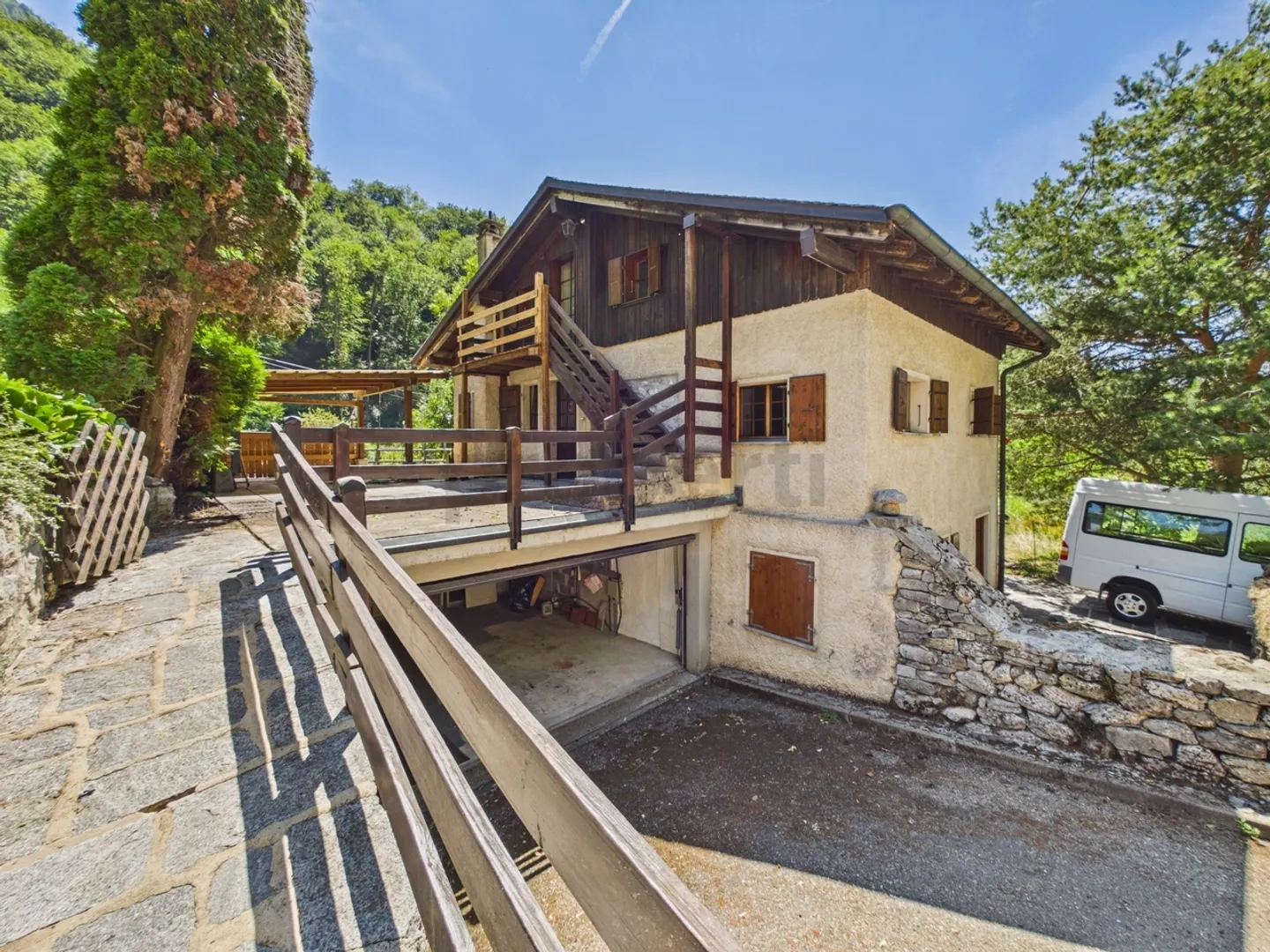Maison de Village Charmante avec Jardin - Photo 1 sur 13