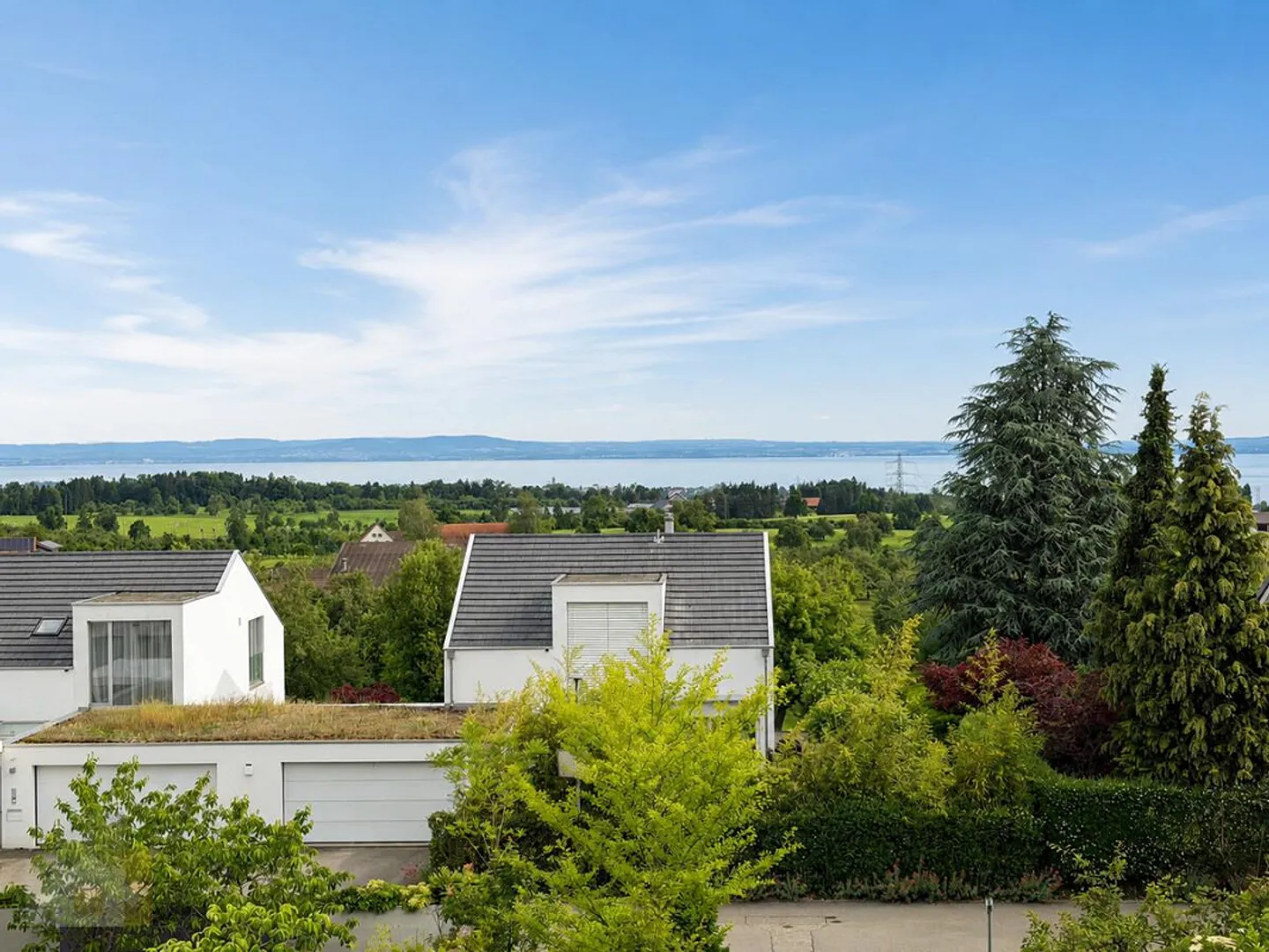 MODERNO, INDIPENDENTE CON VISTA LAGO E PISCINA RISCALDATA - Foto 5 di 24