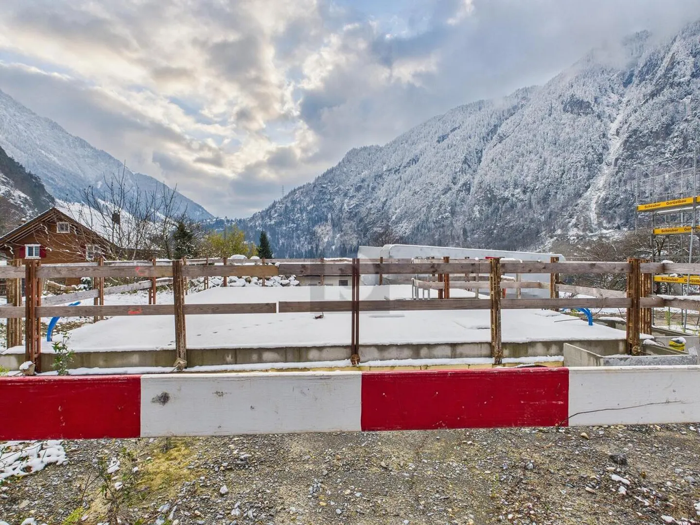 PRICE HIT! FAMILY FRIENDLY WITH A VIEW! - Photo 2 of 6