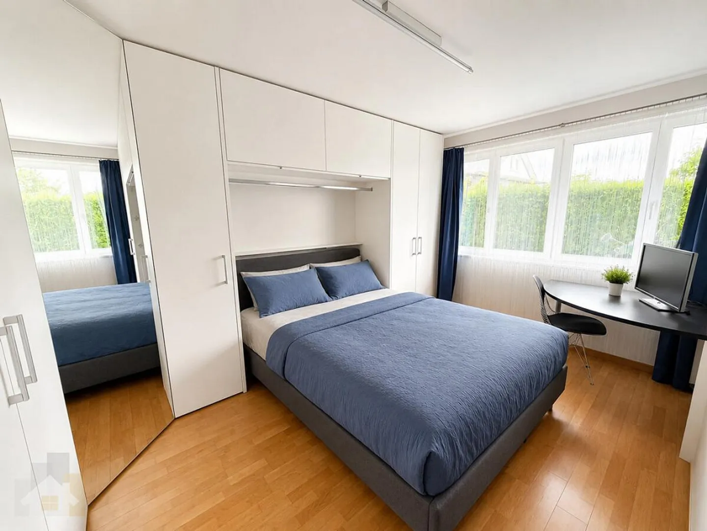 MODERNO, INDIPENDENTE CON VISTA LAGO E PISCINA RISCALDATA - Foto 15 di 24