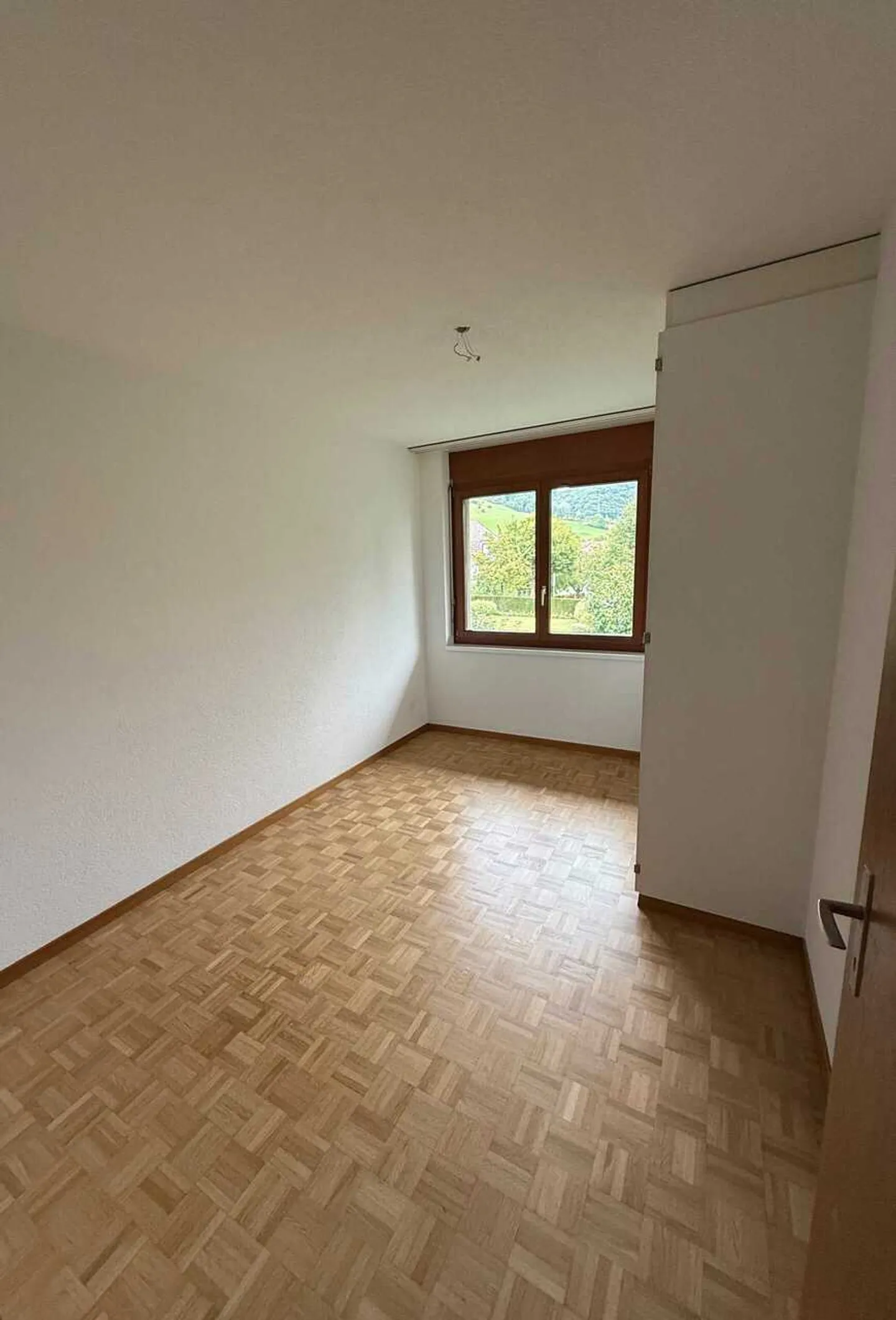 Helle 4.5-Zimmer-Wohnung mit Balkon - Foto 8 von 12