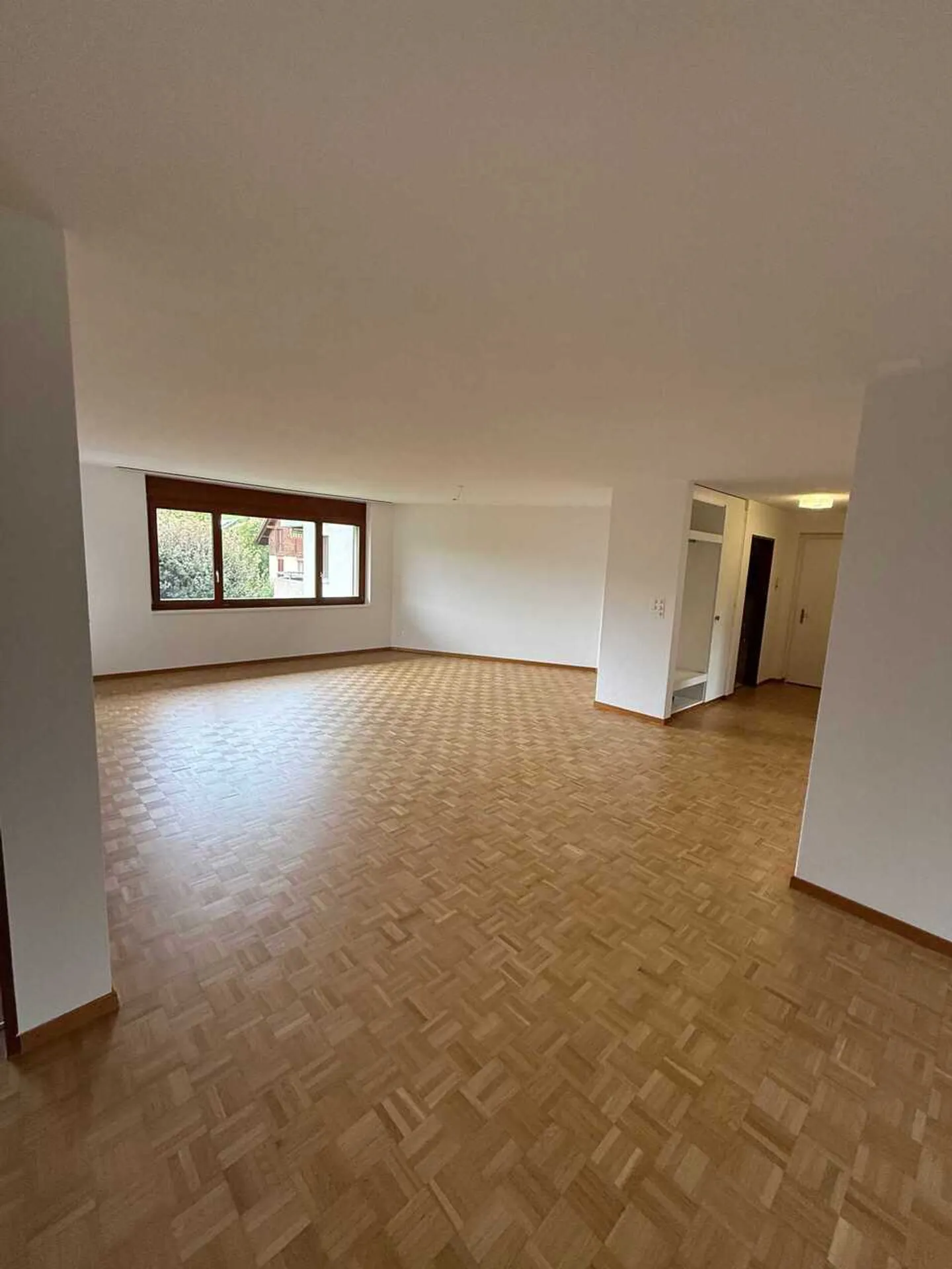 Helle 4.5-Zimmer-Wohnung mit Balkon - Foto 1 von 12
