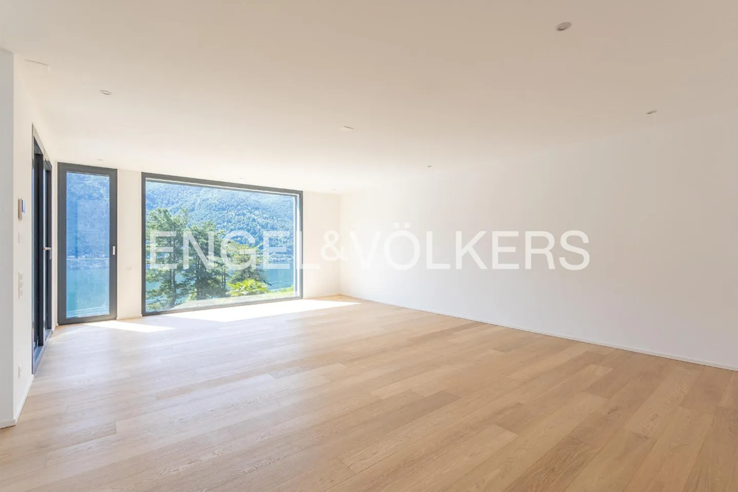 Prestigious property with lake view in Vico Morcote - Photo 6 of 13