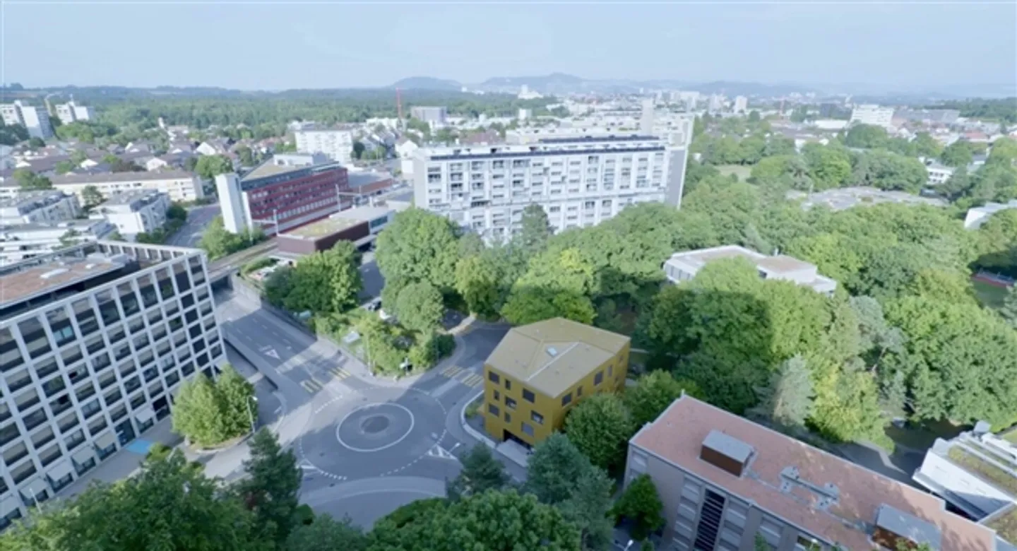 Vivere esclusivamente sopra i tetti di Berna - stile, comfort e vista panoramica inclusi - Foto 11 di 12