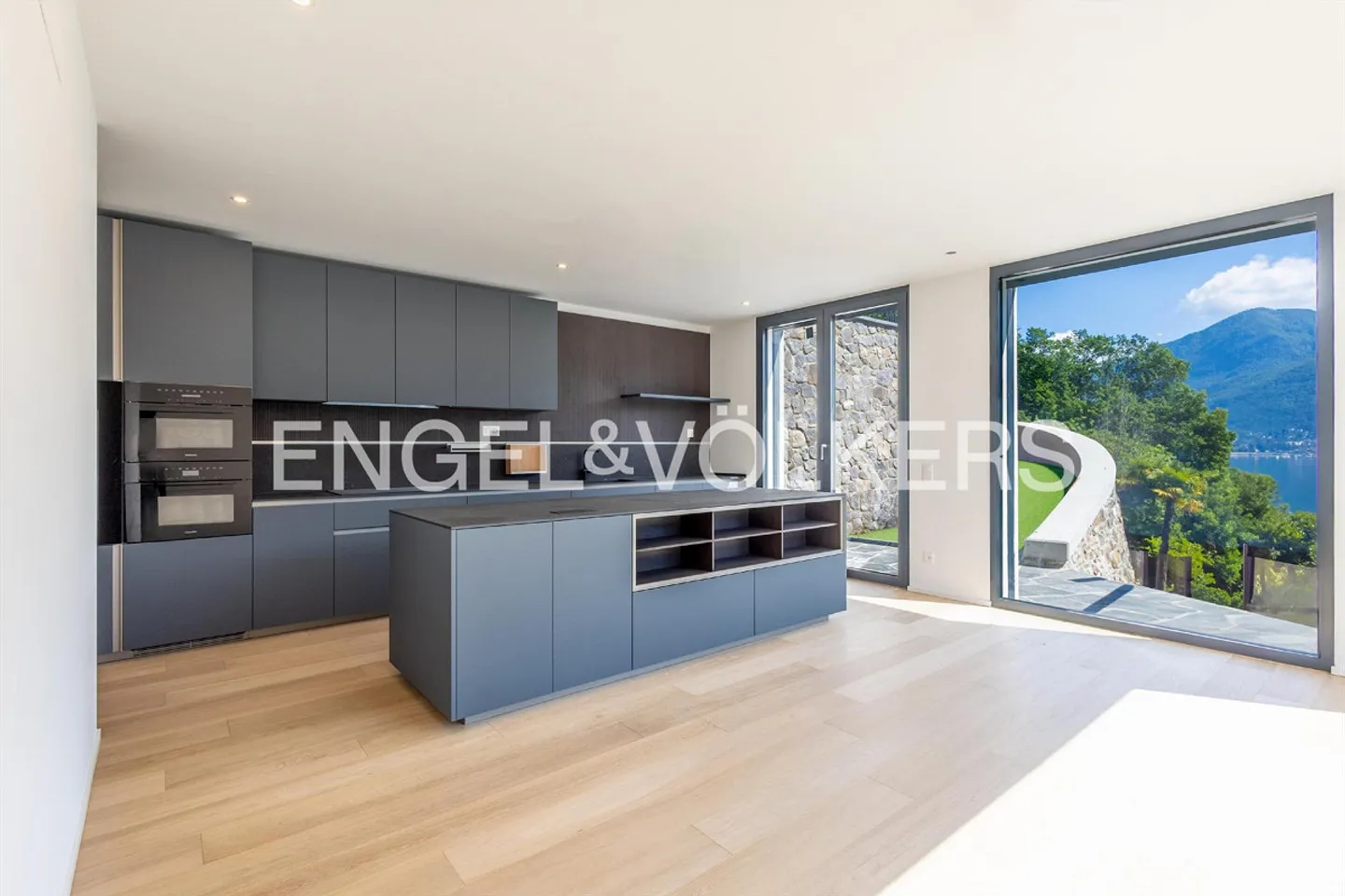 Prestigious property with lake view in Vico Morcote - Photo 7 of 13