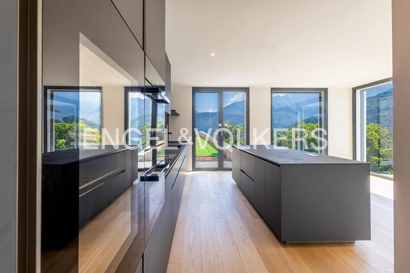 Prestigious property with lake view in Vico Morcote - Photo 8 of 13