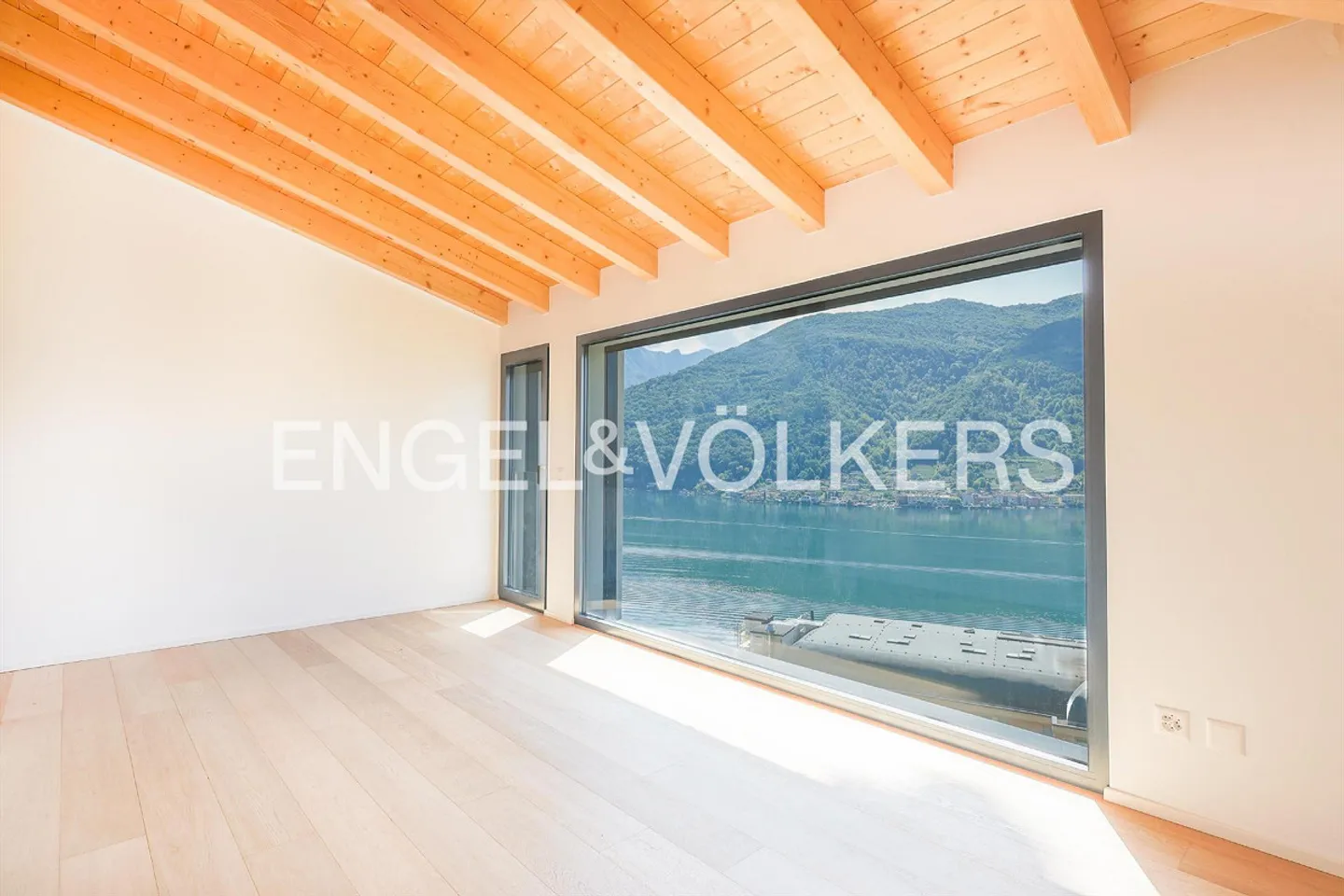 Prestigious property with lake view in Vico Morcote - Photo 11 of 13