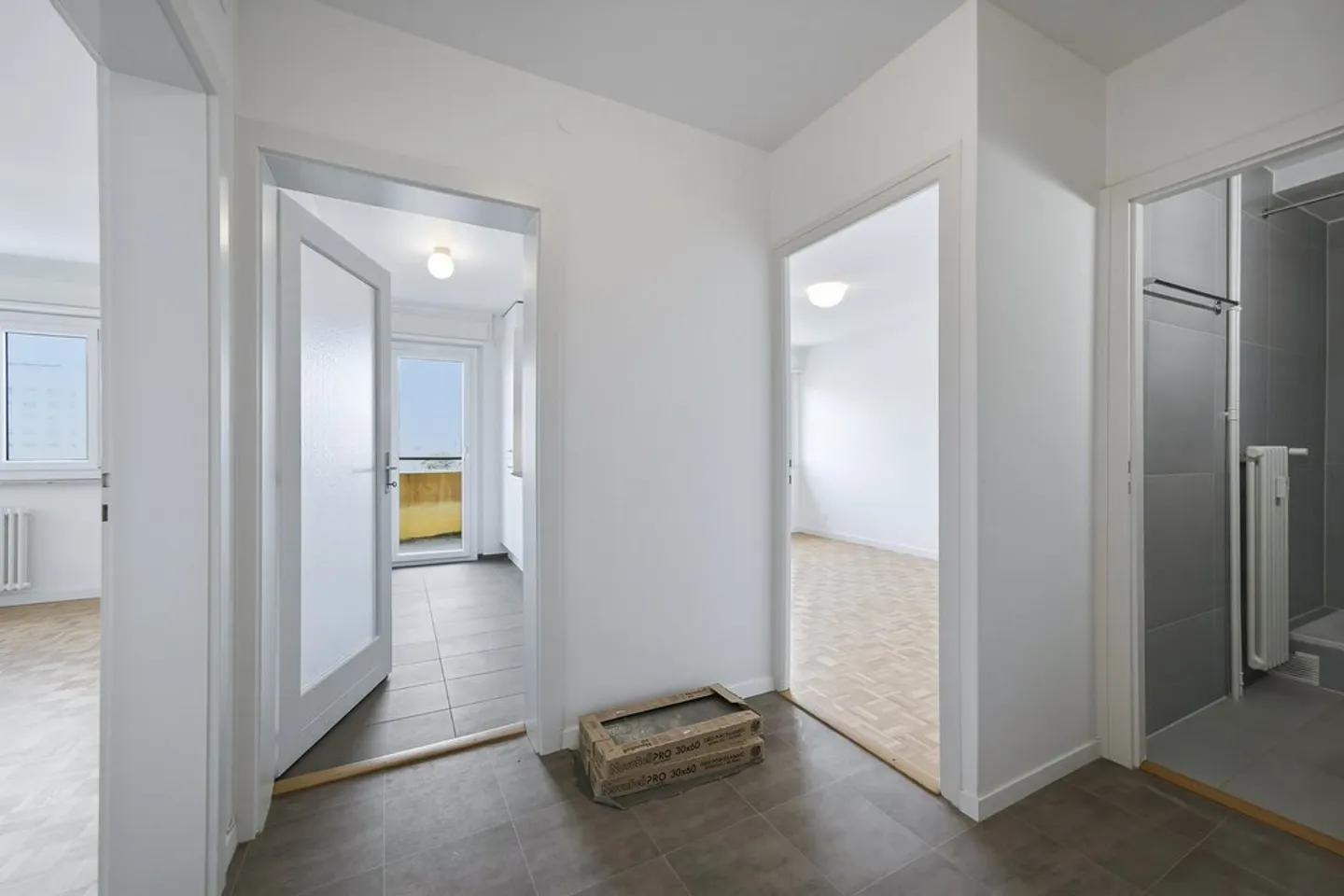 Charming 2-Room Apartment - Photo 2 of 7