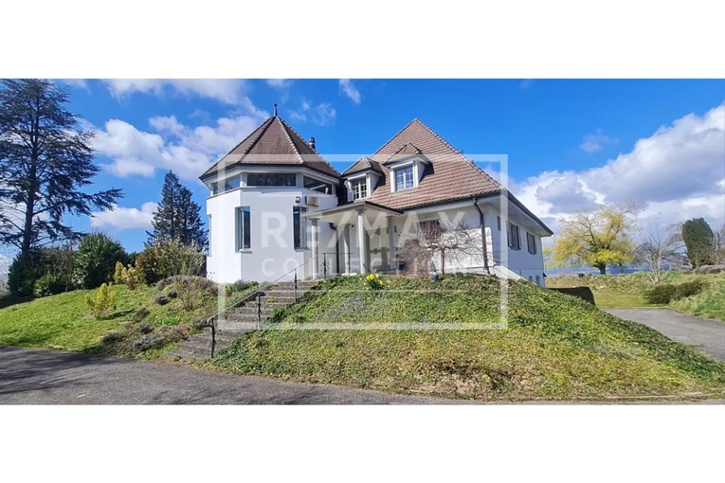 Sumptuous Villa in Courlevon (Com. Morat) Between Nature, Calm and Lake View - Photo 6 of 9