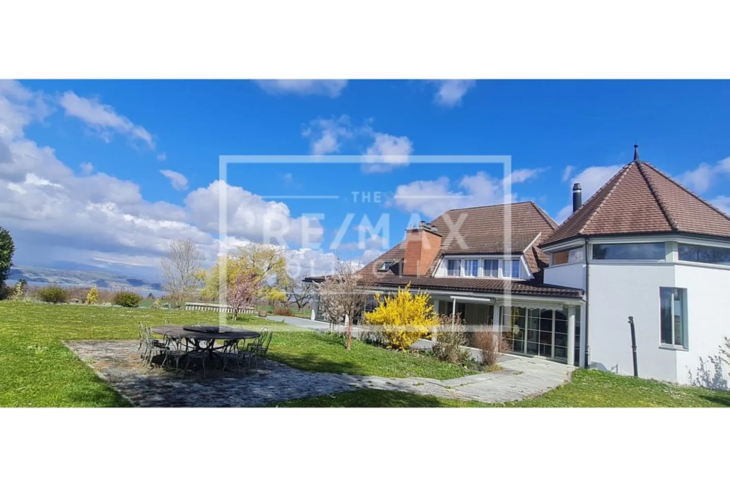 Sumptuous Villa in Courlevon (Com. Morat) Between Nature, Calm and Lake View - Photo 7 of 9