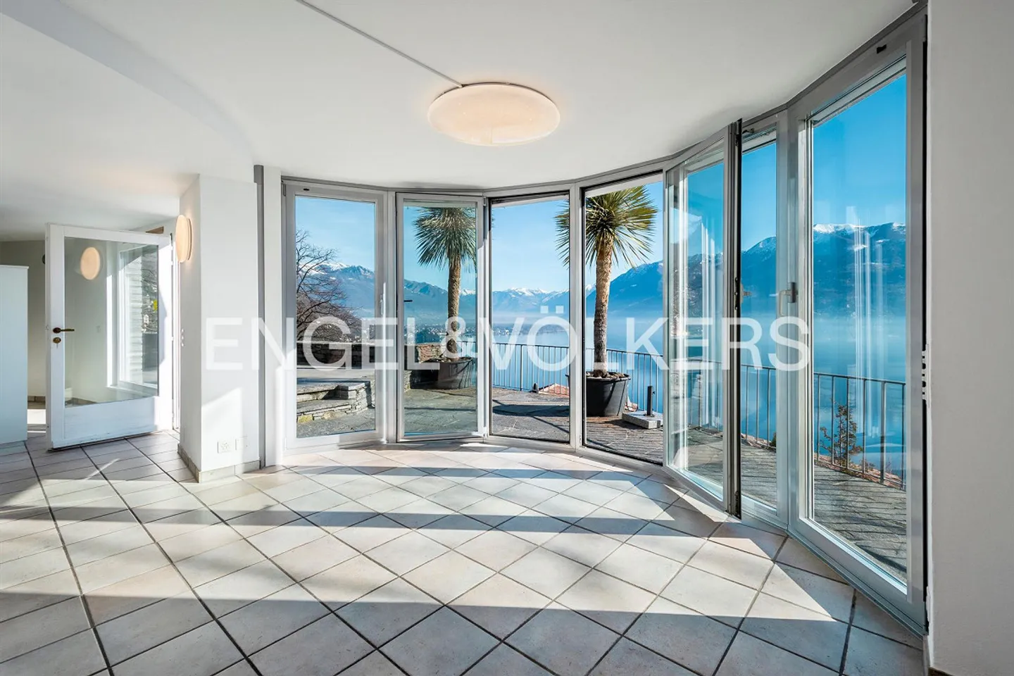 Stilvolle Villa mit Seeblick - Foto 16 von 18