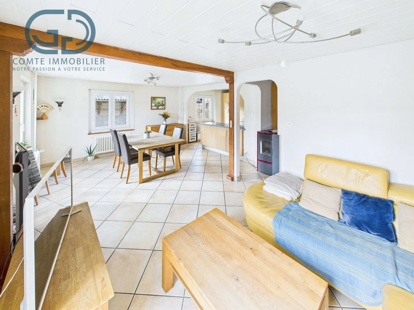 Terraced house with garden close to all amenities - Photo 4 of 13