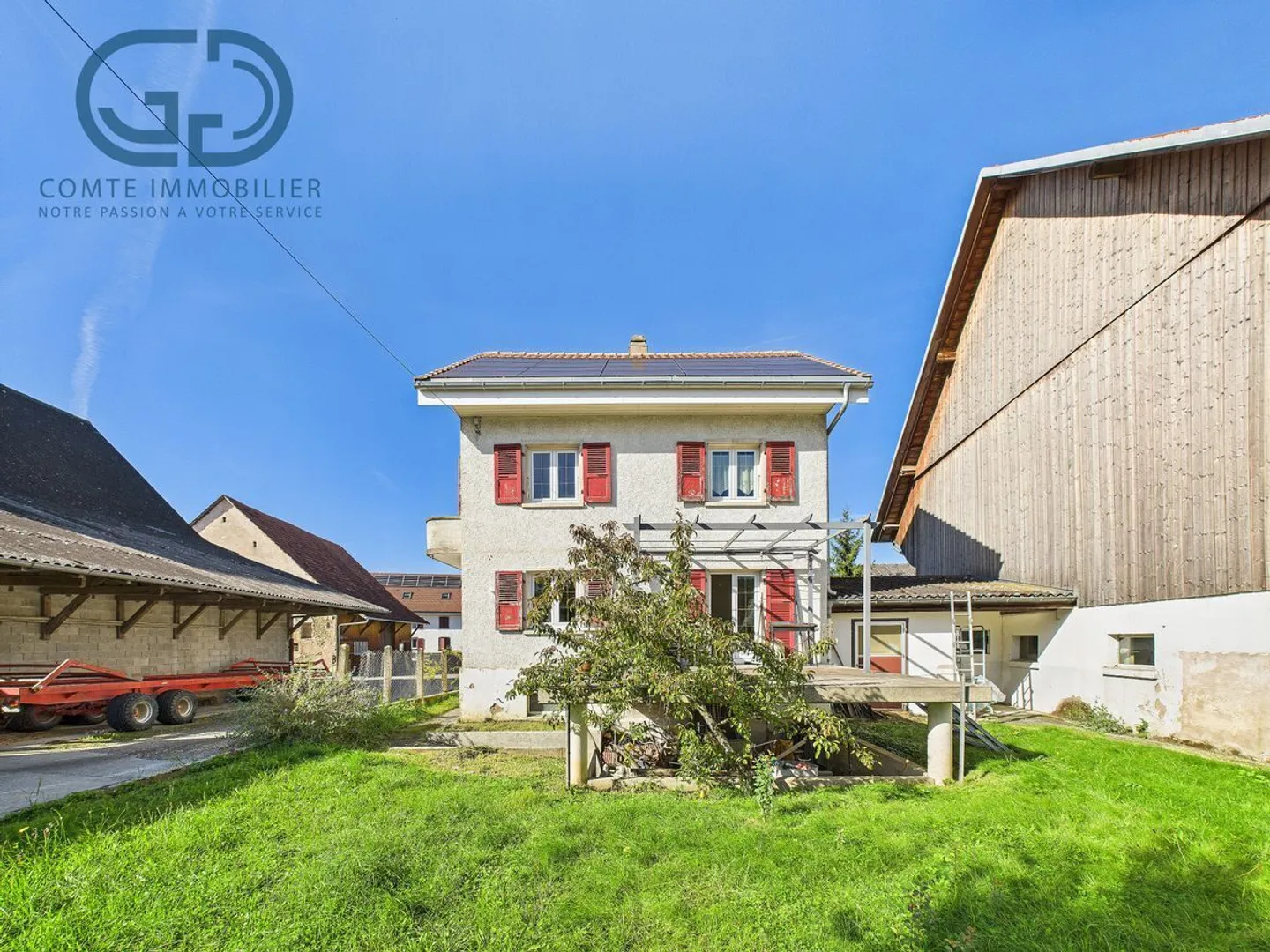 Terraced house with garden close to all amenities - Photo 1 of 13