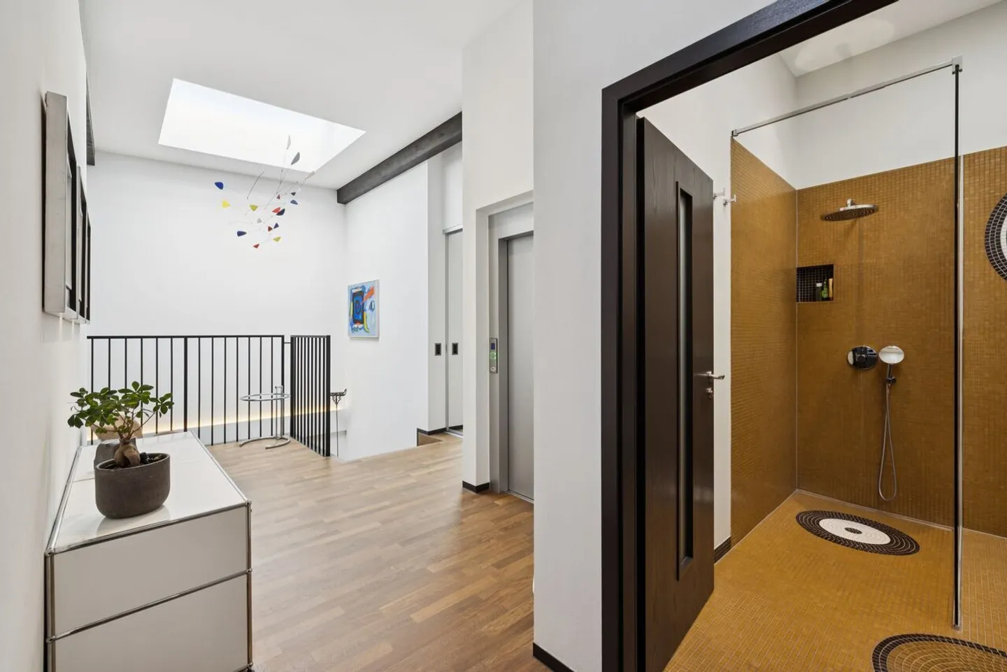 Charakter-Loft mit Aufzug und Dachterrasse - Foto 8 von 13