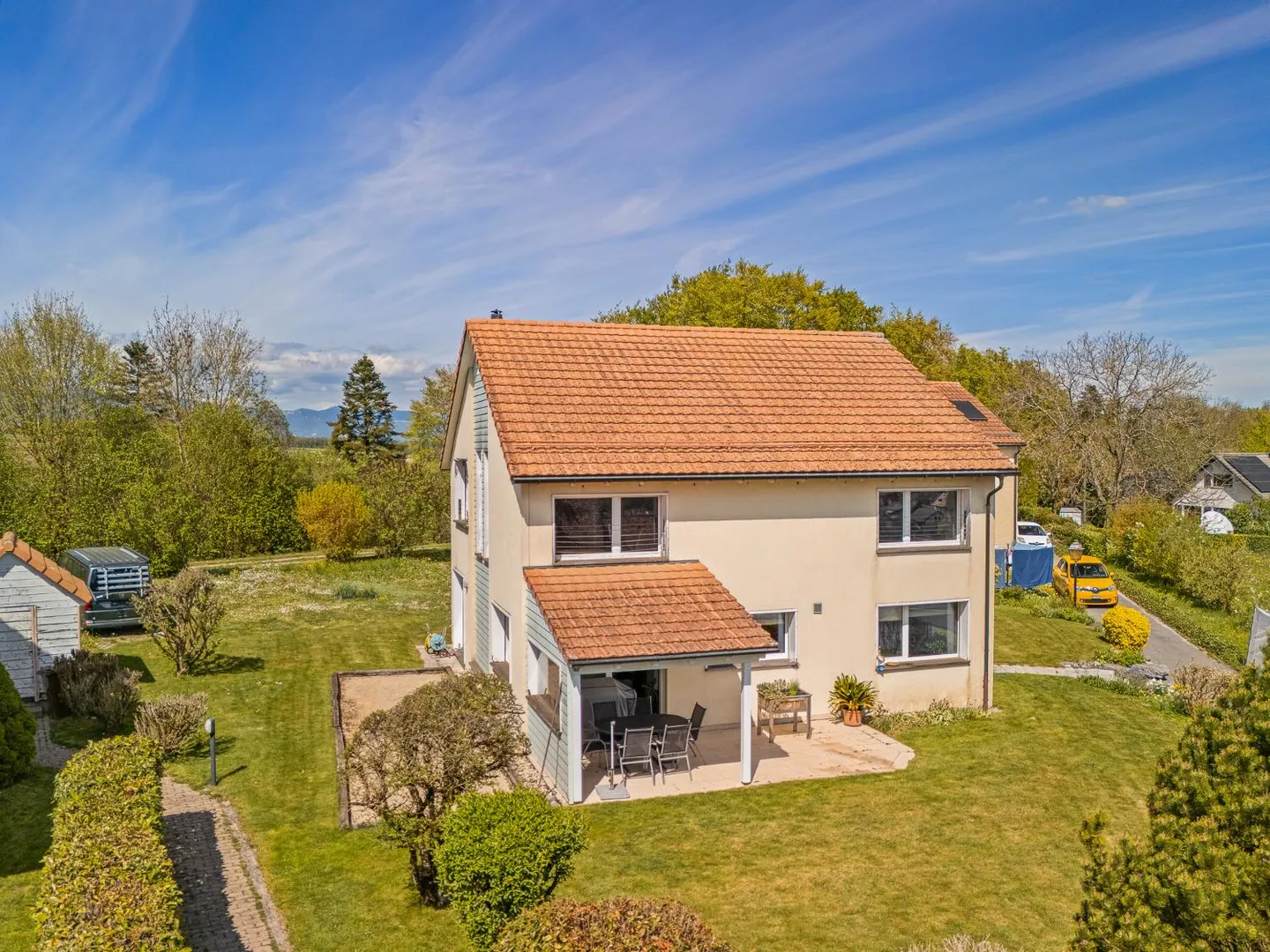 Superba villa indipendente di 6 stanze con bella vista e grande giardino - quartiere - Foto 1 di 19