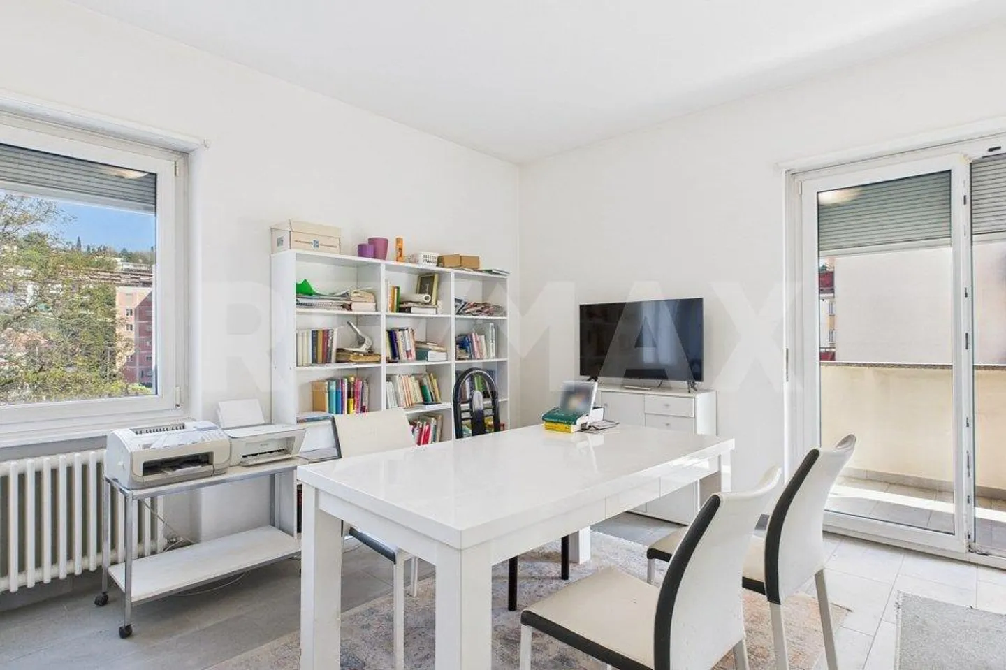 Helles 4,5-Zimmer-Einkommensapartment in zentraler Lage - Foto 3 von 9