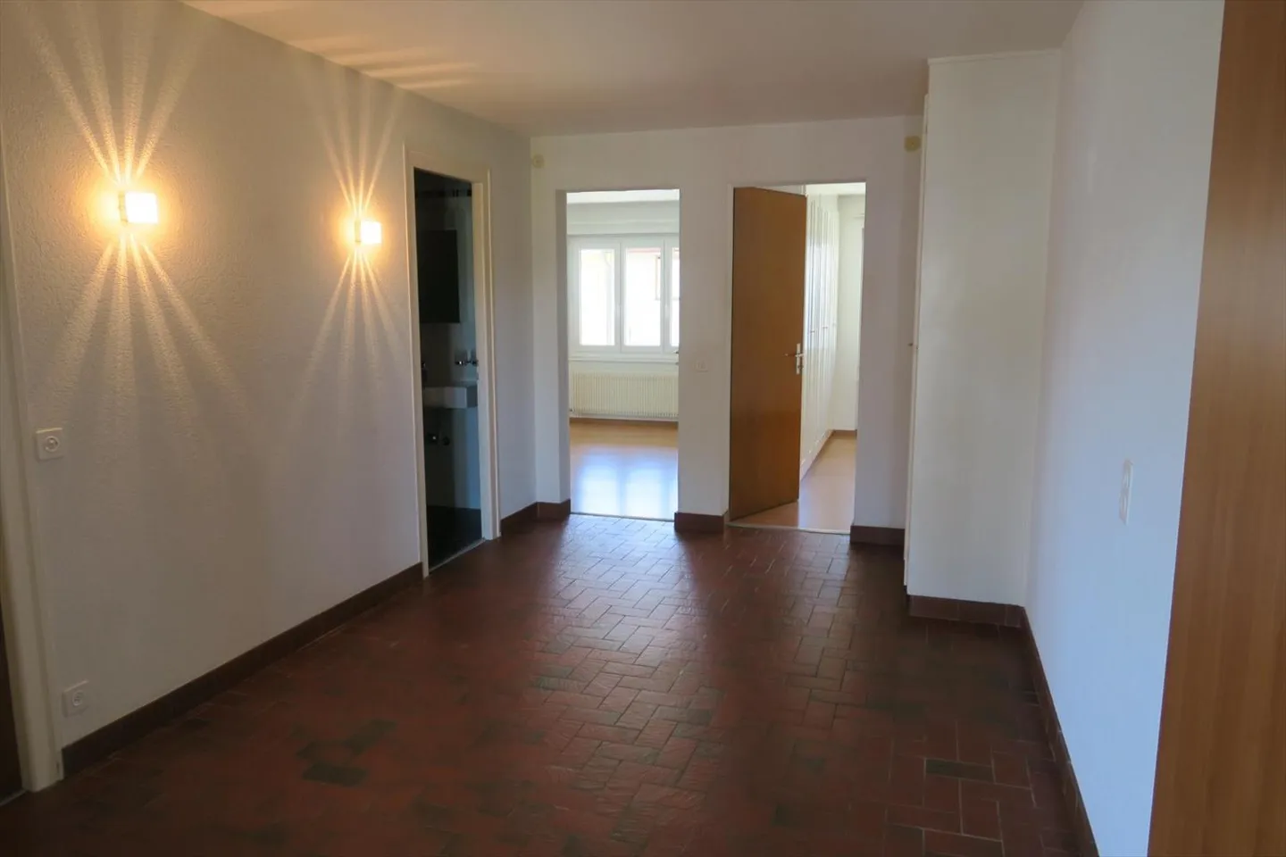 3.5 Room Apartment - Photo 7 of 12