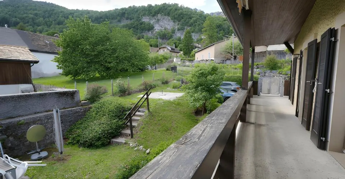 Triplex historique avec jardin - Photo 1 sur 12