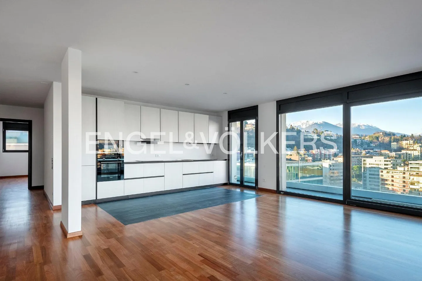 Appartamento moderno di 138 m2 a Paradiso con terrazza di 40 m2 - Foto 3 di 9