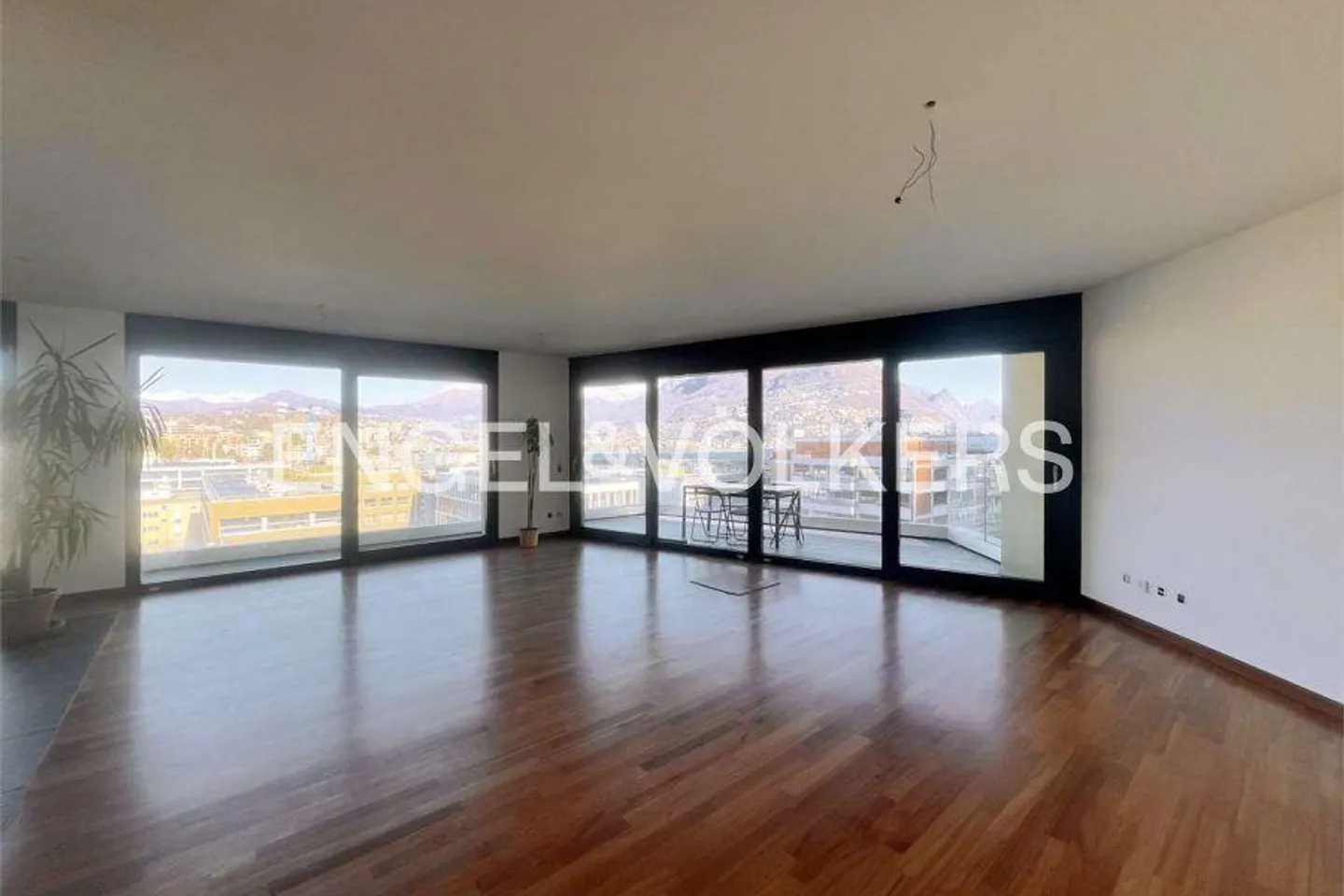 Appartamento moderno di 138 m2 a Paradiso con terrazza di 40 m2 - Foto 9 di 9