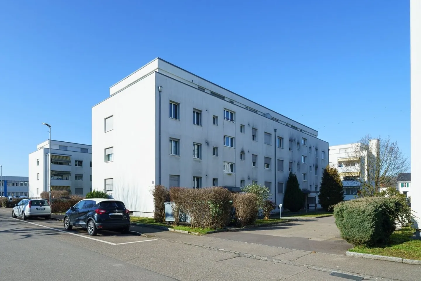 Sunny 3-room apartment in Pratteln ideal for couples & singles - Photo 1 of 9