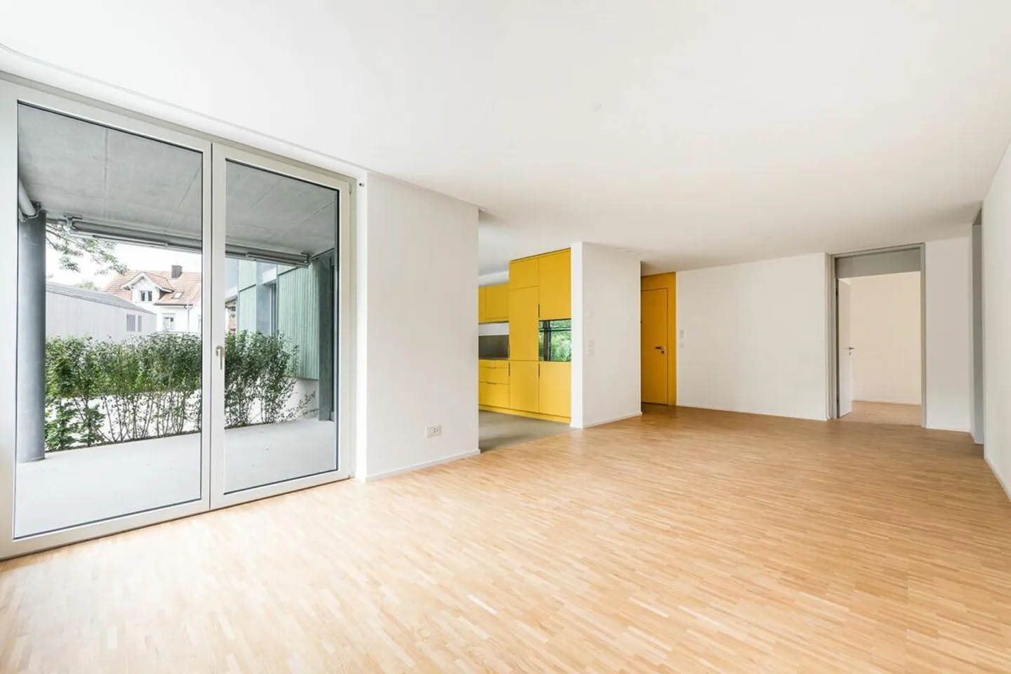 Your quiet, sunny oasis on the outskirts of the city. - Photo 3 of 10