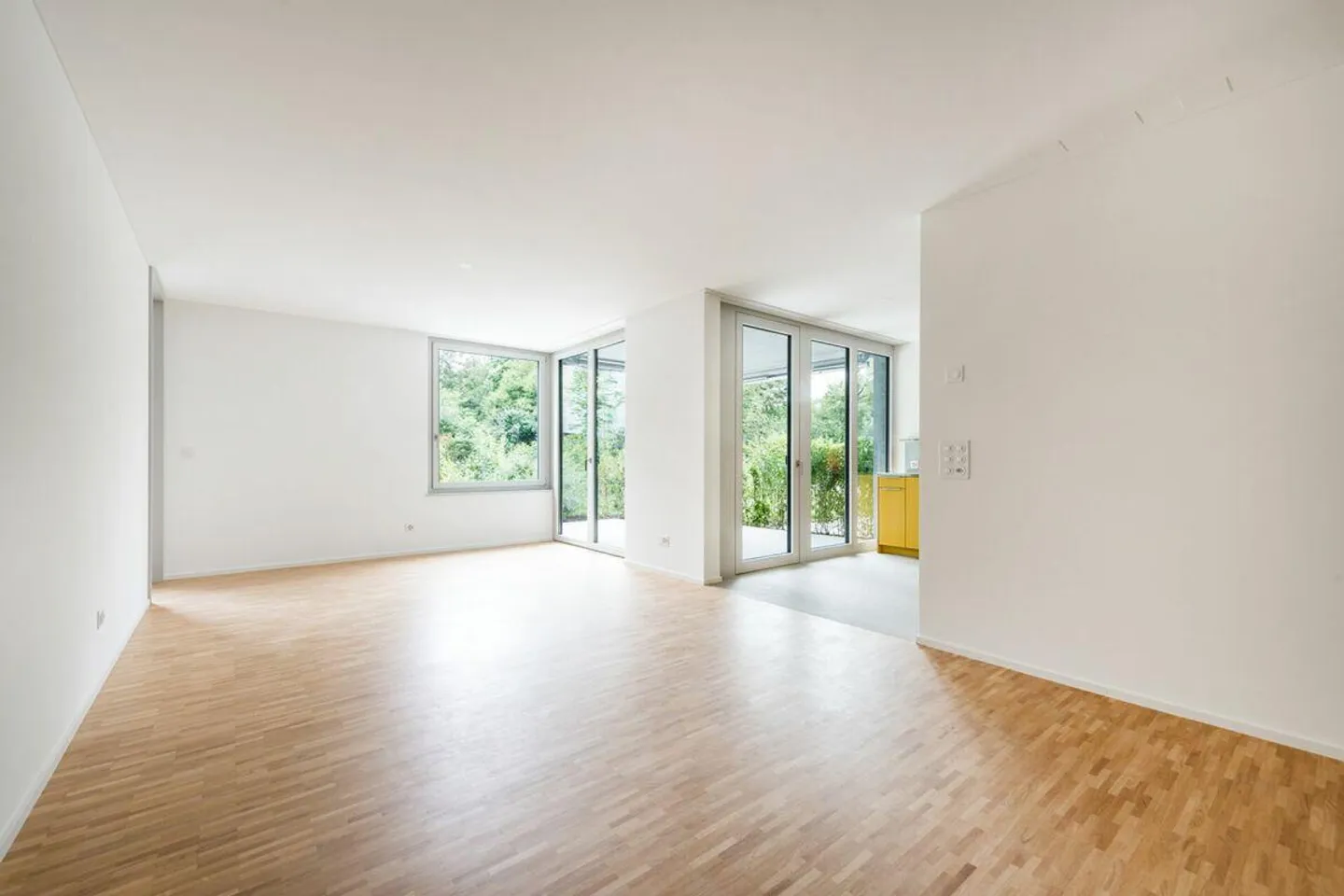 Your quiet, sunny oasis on the outskirts of the city. - Photo 4 of 10