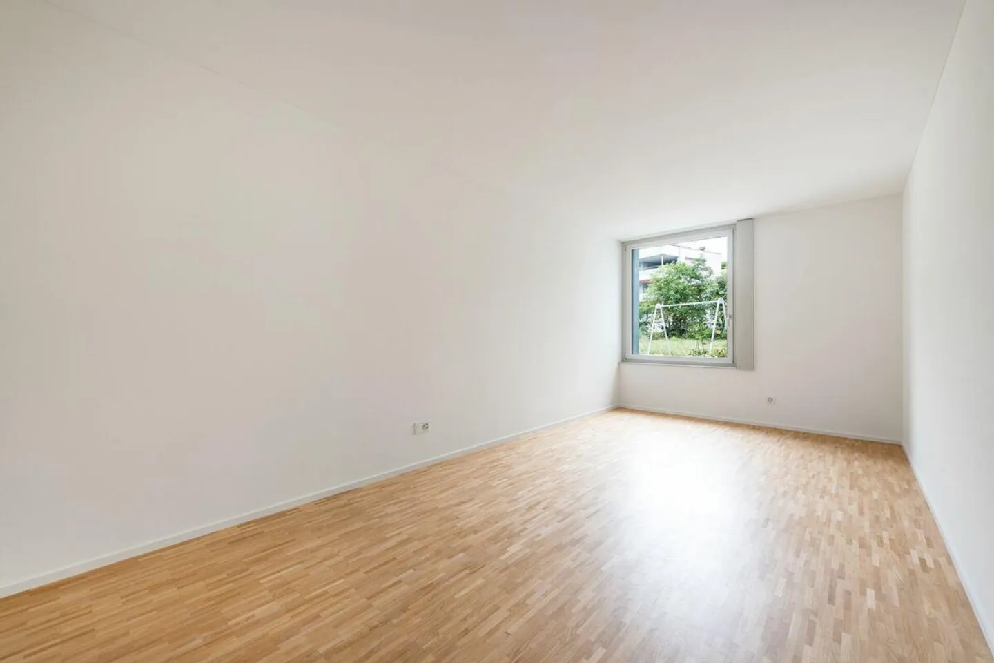 Your quiet, sunny oasis on the outskirts of the city. - Photo 6 of 10