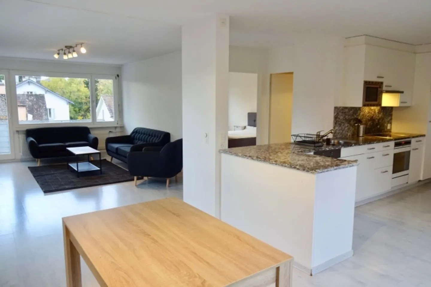 Chambre meublée dans un appartement partagé de 4 personnes avec grand salon et balcon - Photo 5 sur 13