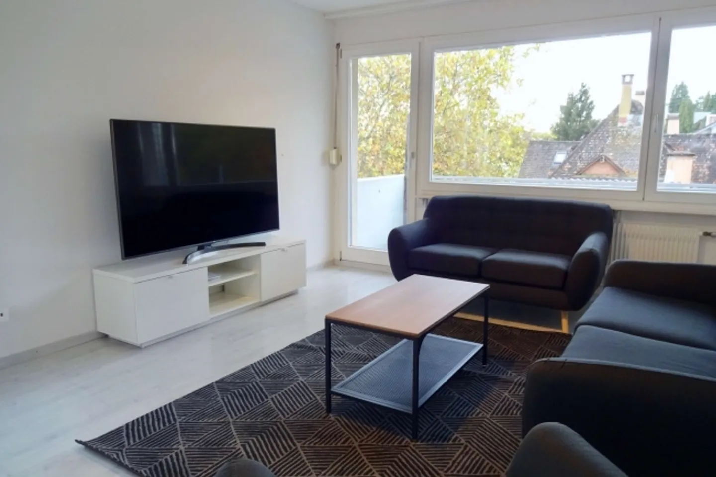 Chambre meublée dans un appartement partagé de 4 personnes avec grand salon et balcon - Photo 6 sur 13