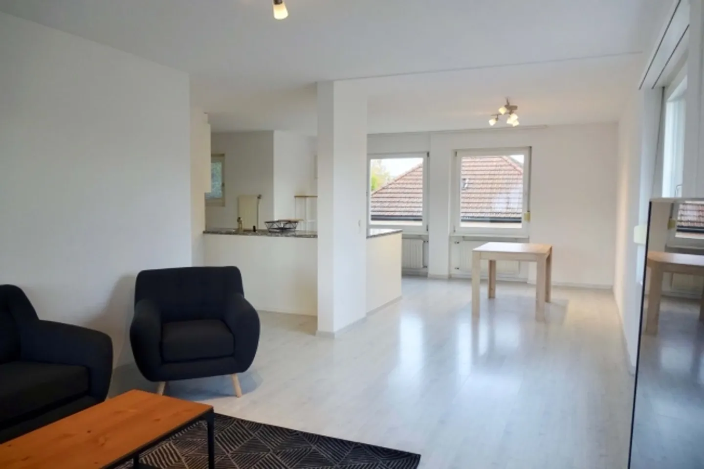 Chambre meublée dans un appartement partagé de 4 personnes avec grand salon et balcon - Photo 8 sur 13